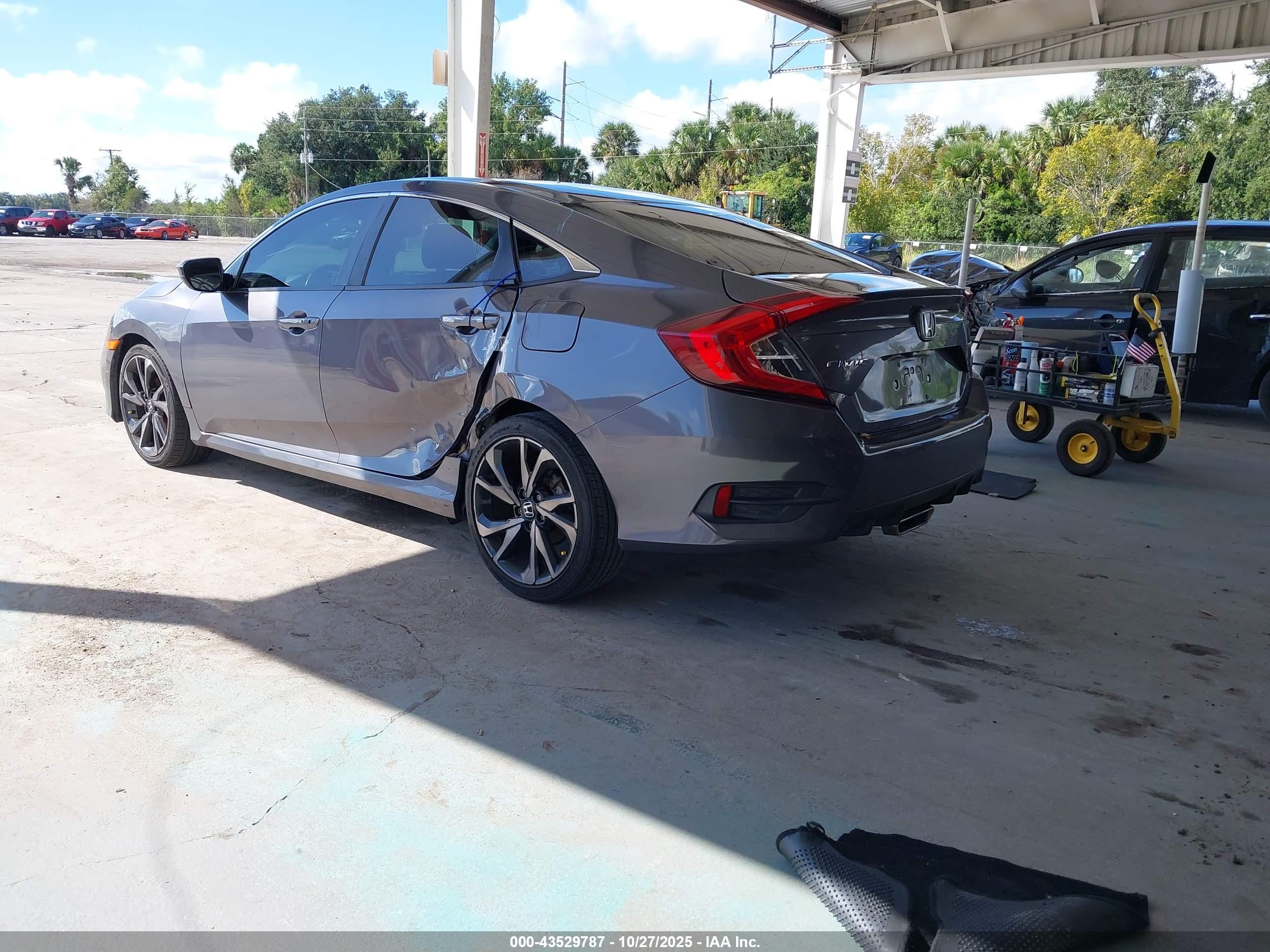 HONDA CIVIC image 3