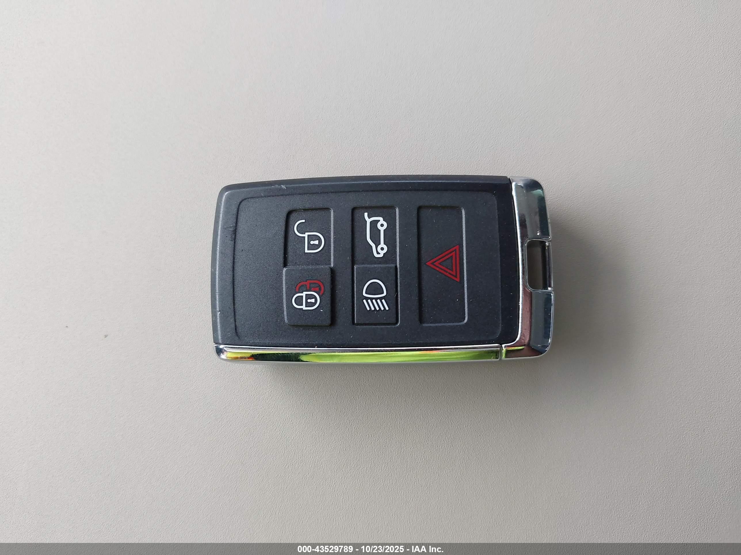 LAND ROVER image 11