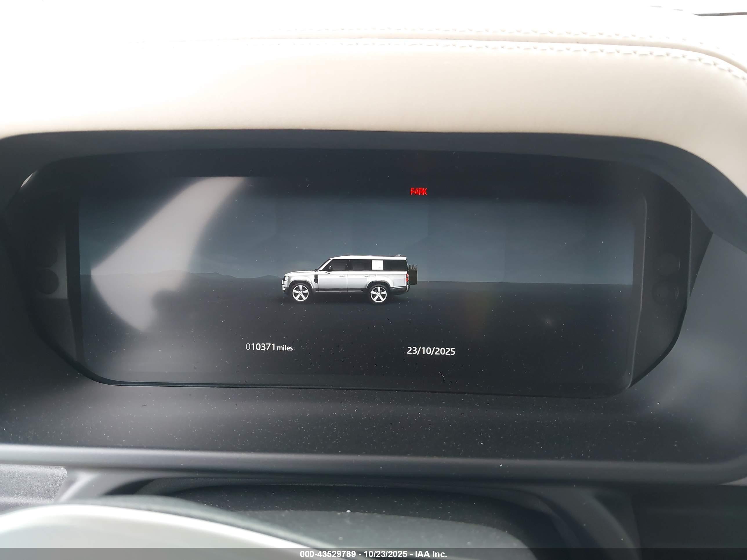 LAND ROVER image 7