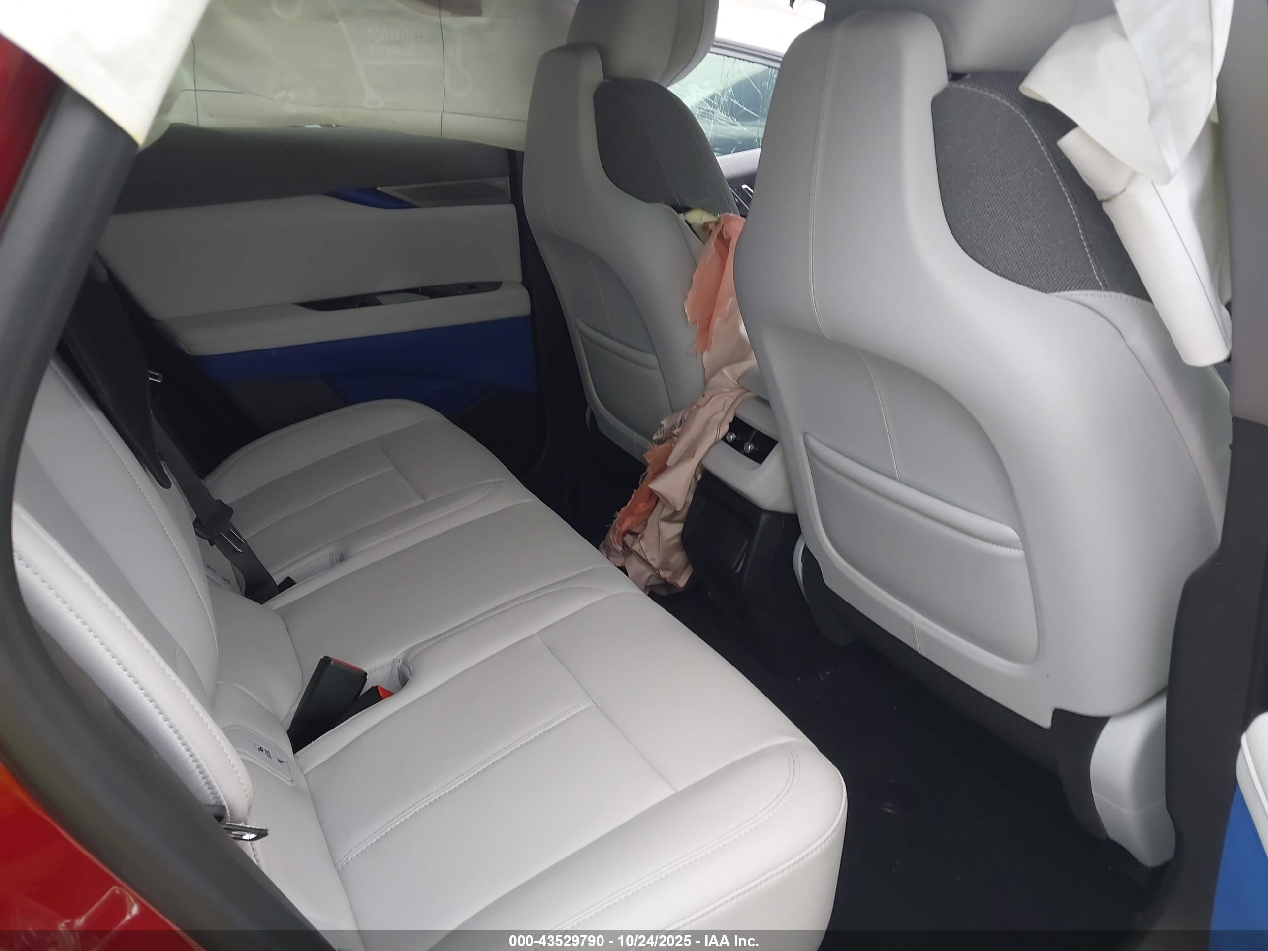 CADILLAC OPTIQ image 8