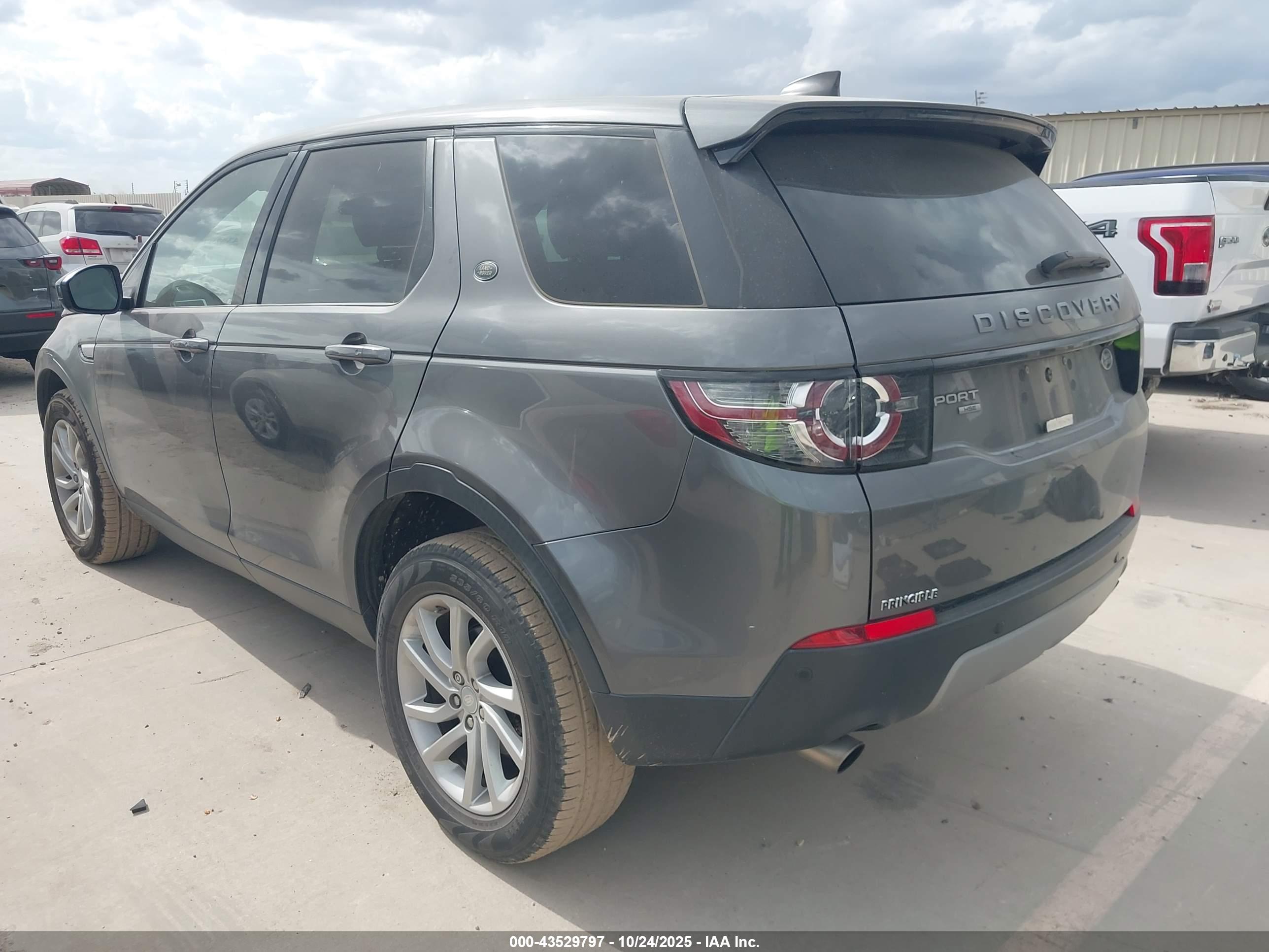 LAND ROVER image 3