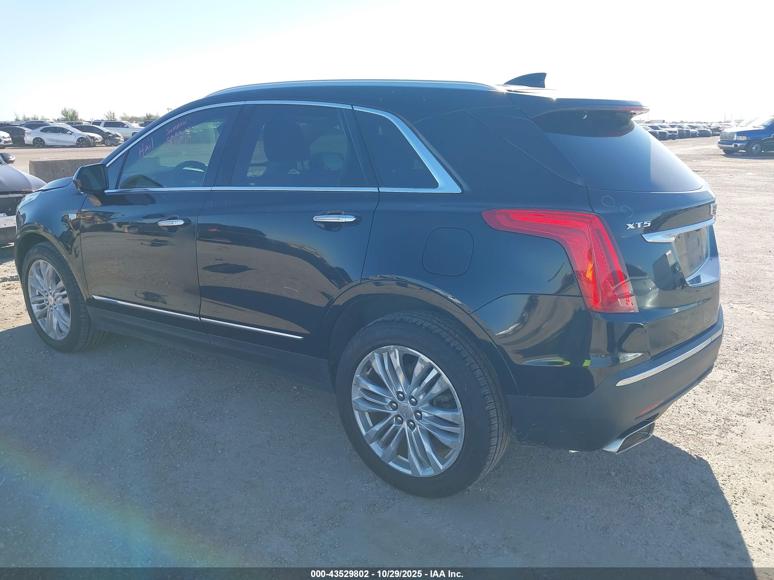 CADILLAC XT5 image 3