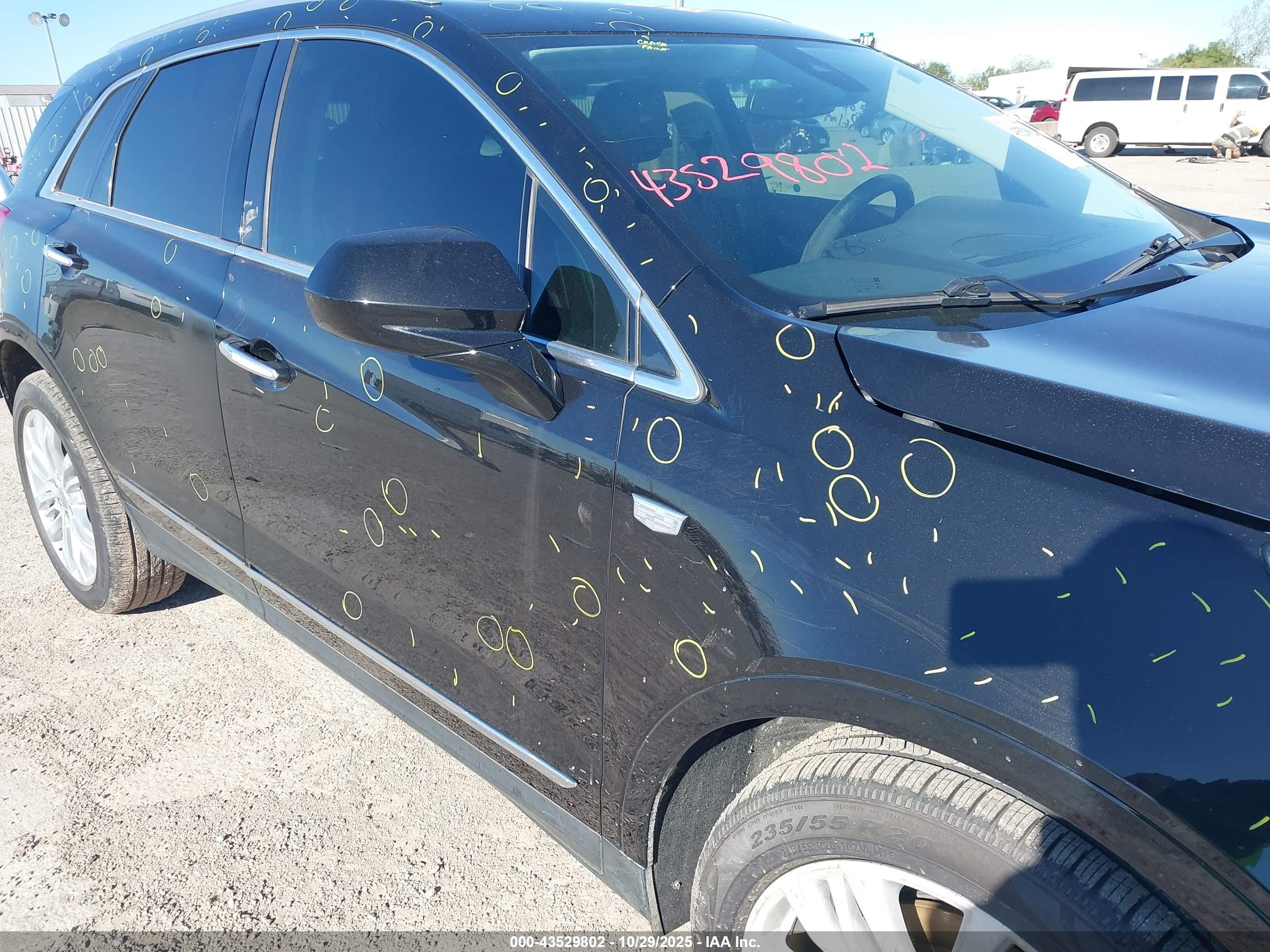 CADILLAC XT5 image 6