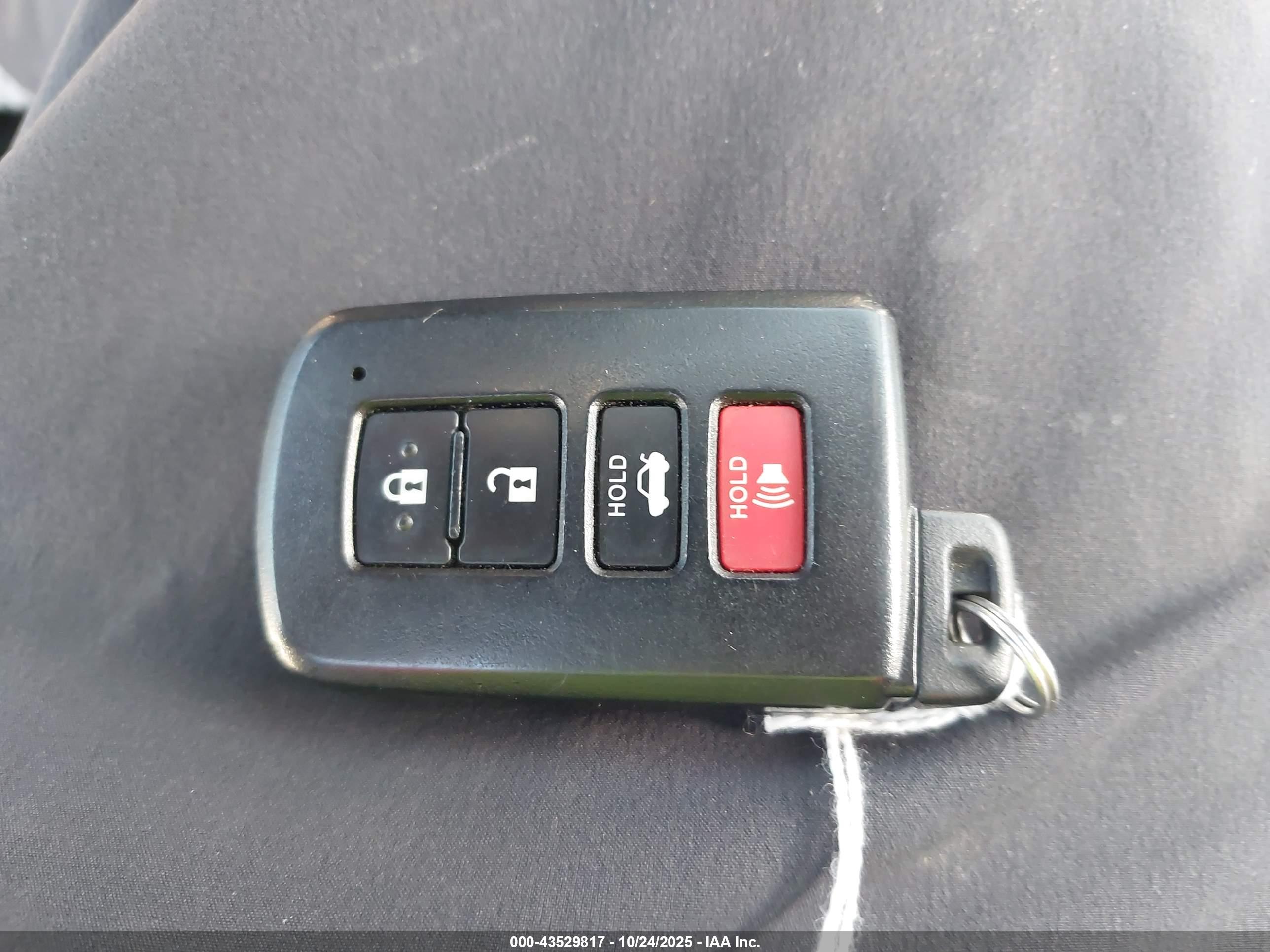 TOYOTA CAMRY image 11