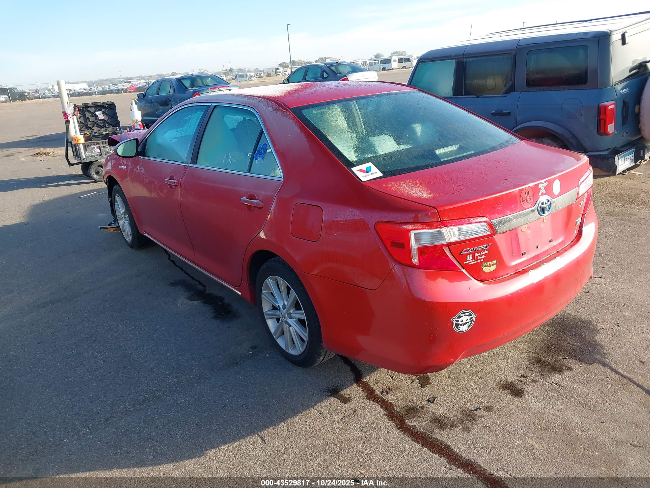TOYOTA CAMRY image 3