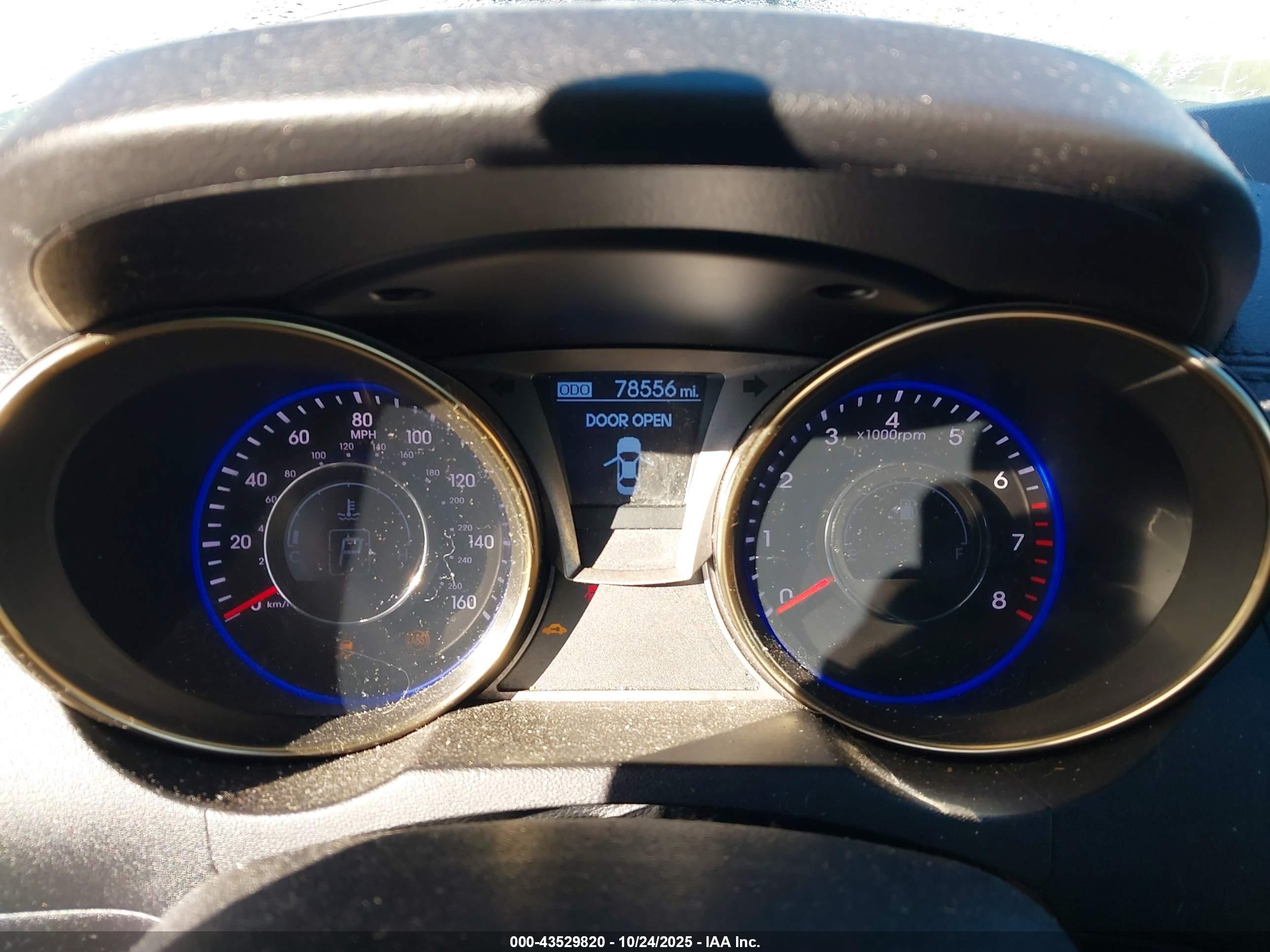 HYUNDAI GENESIS image 7