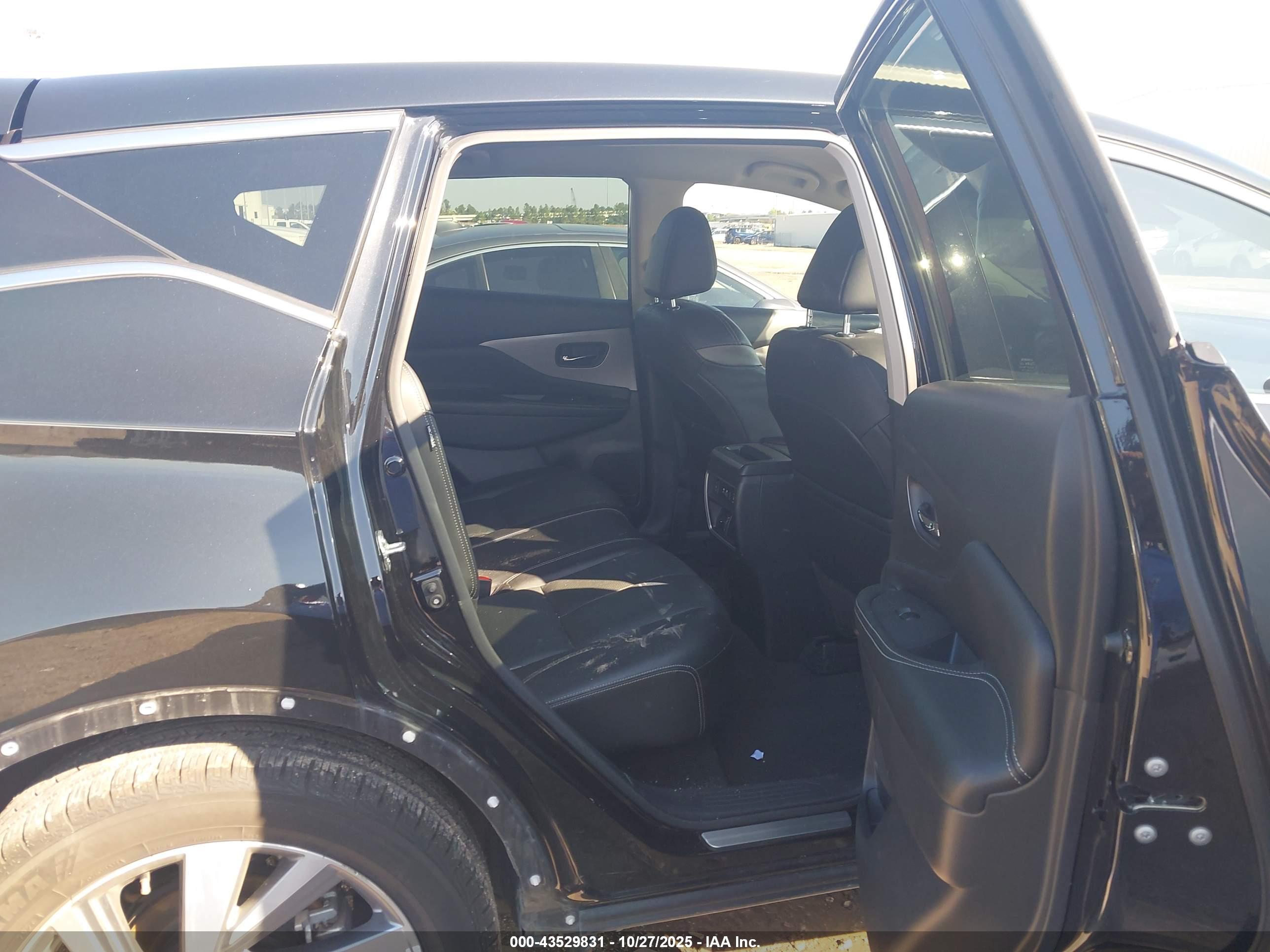 NISSAN MURANO image 8