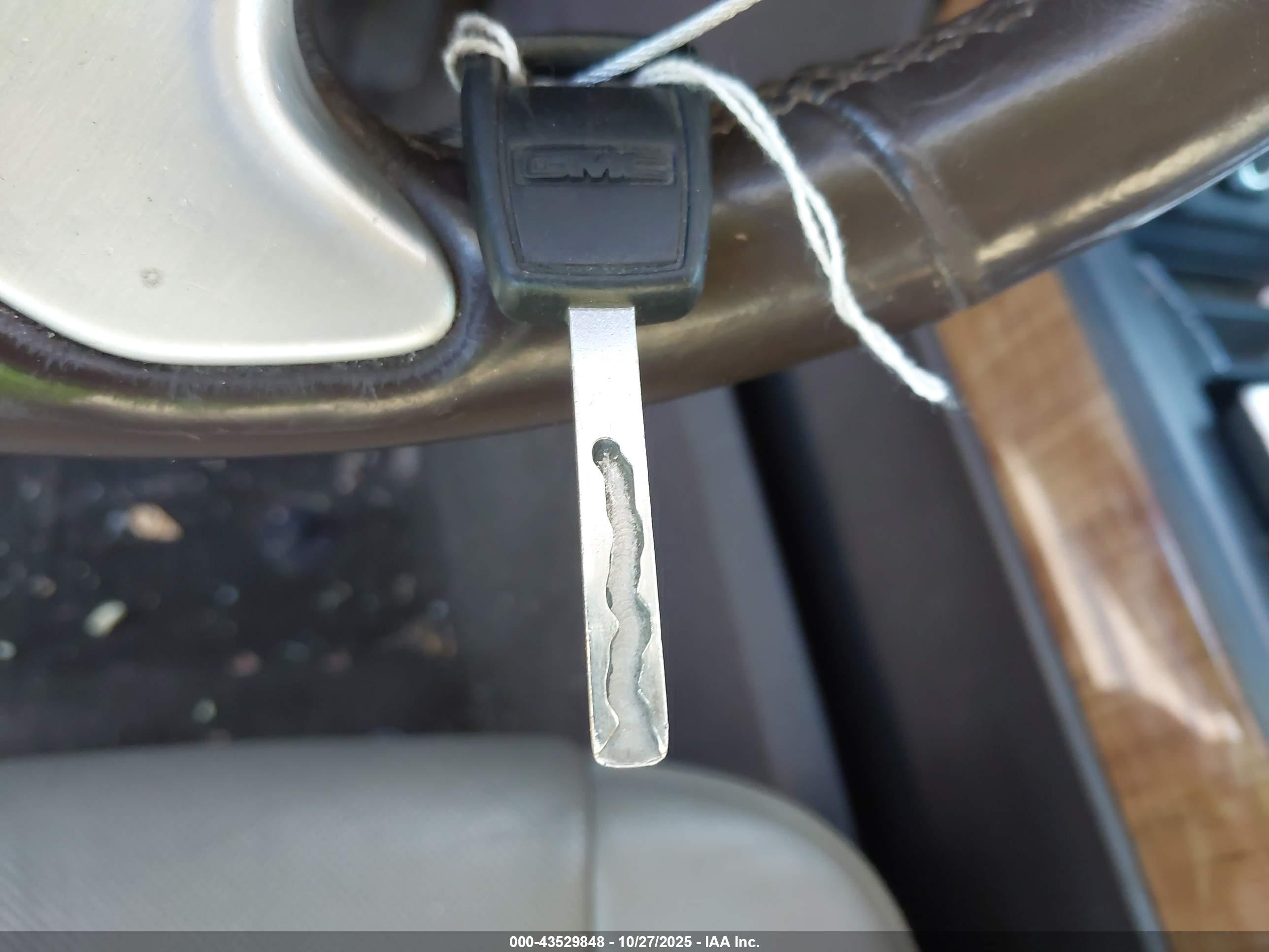 GMC SIERRA image 11