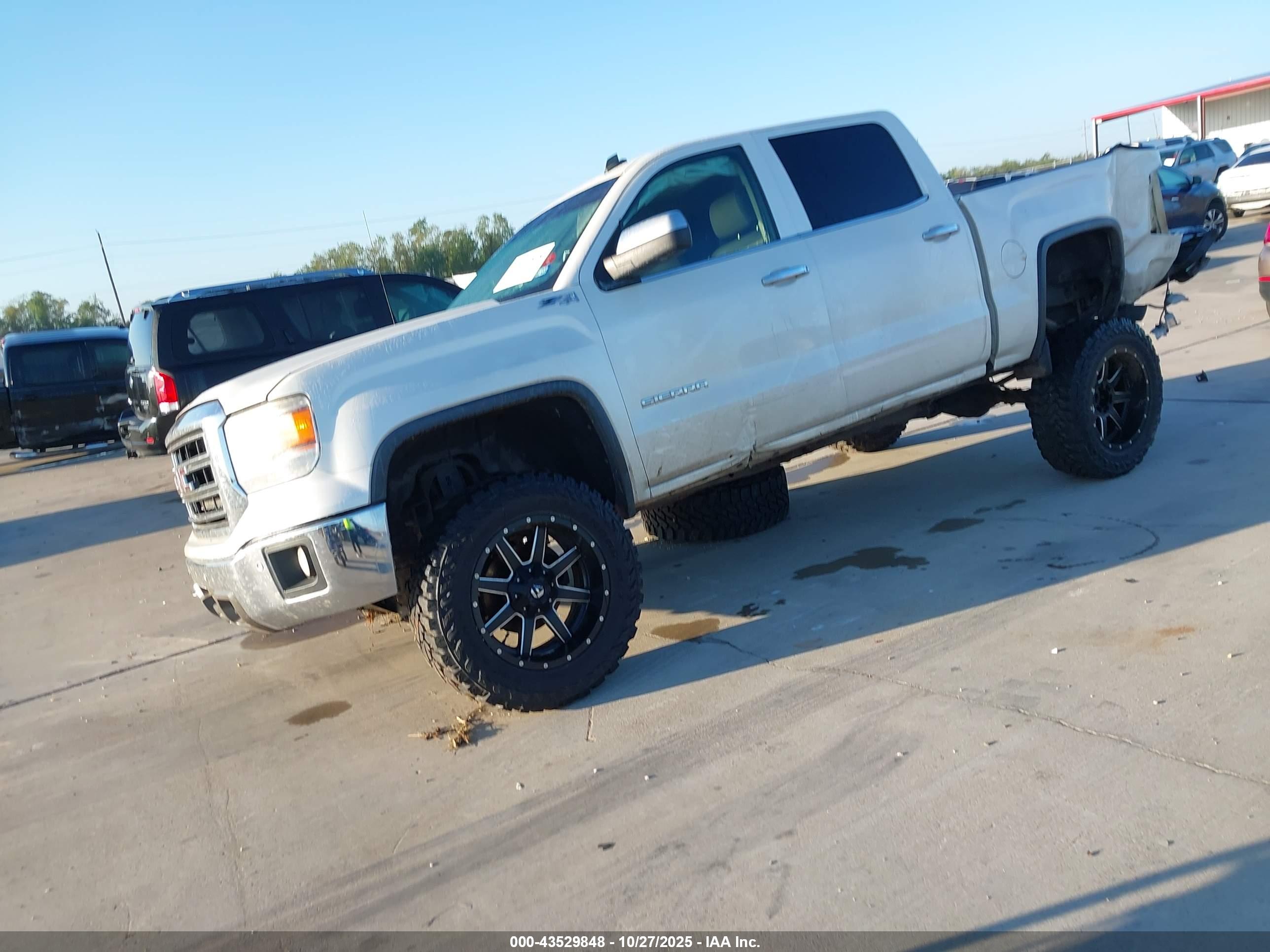 GMC SIERRA image 2
