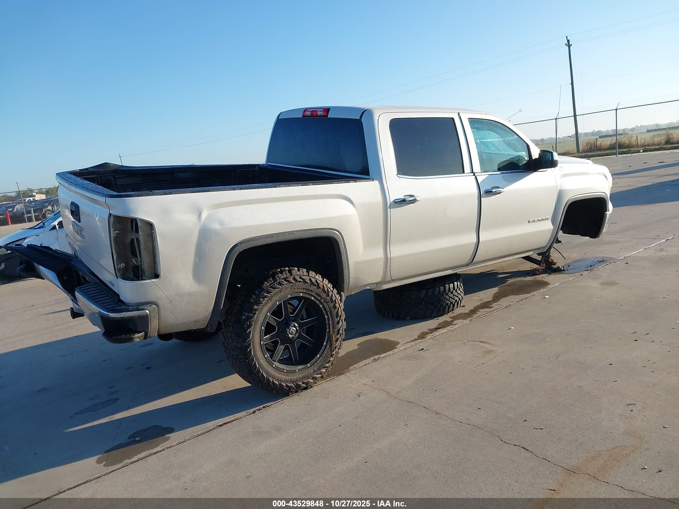 GMC SIERRA image 4