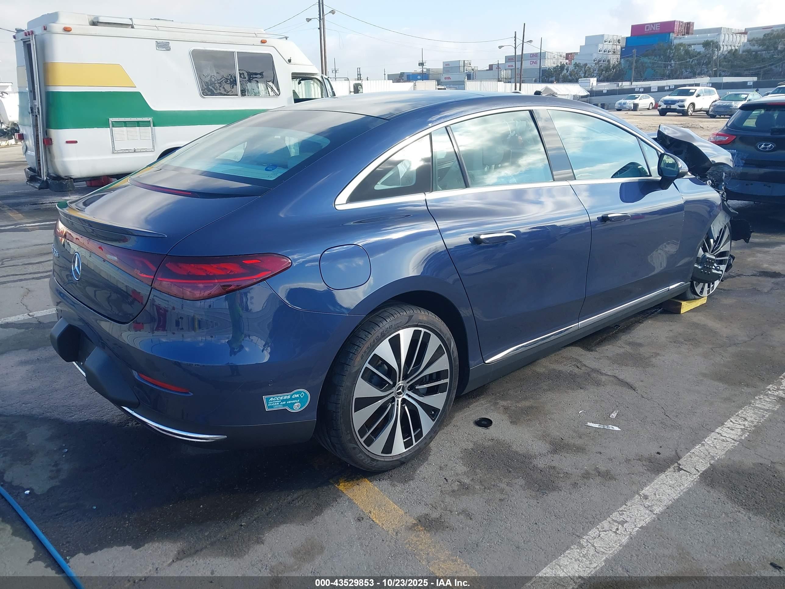 MERCEDES-BENZ EQE image 4