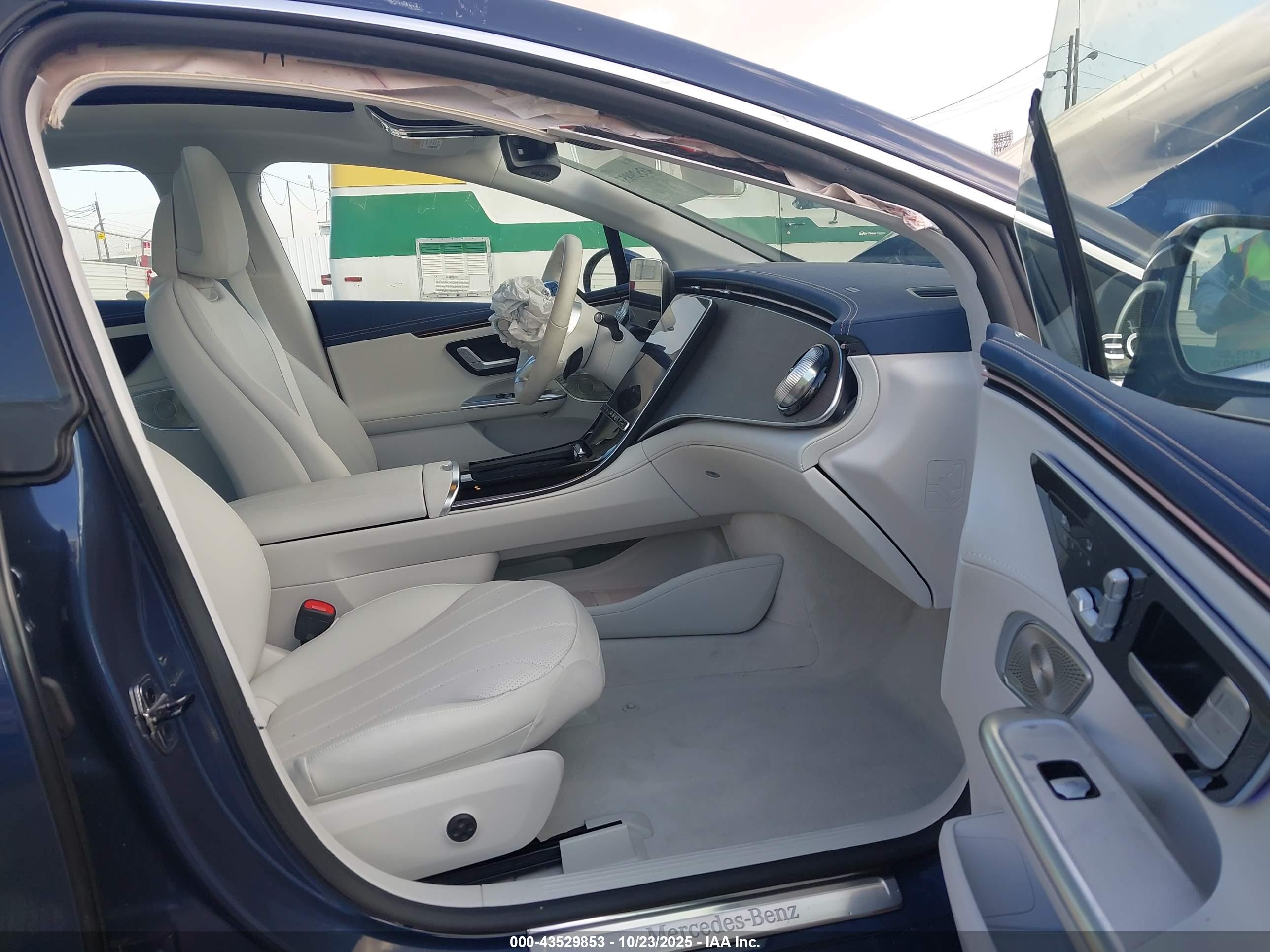 MERCEDES-BENZ EQE image 5