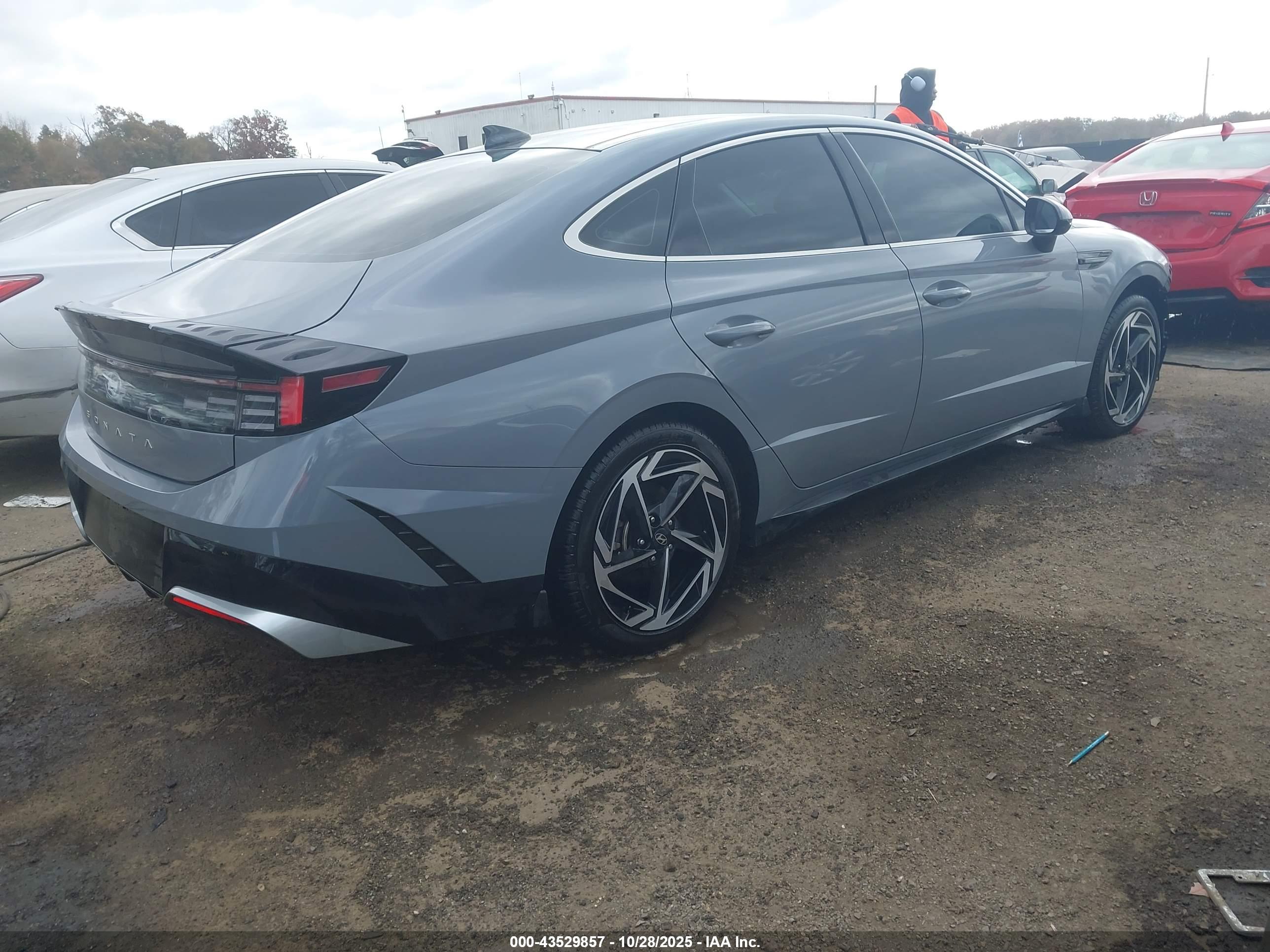HYUNDAI SONATA image 4