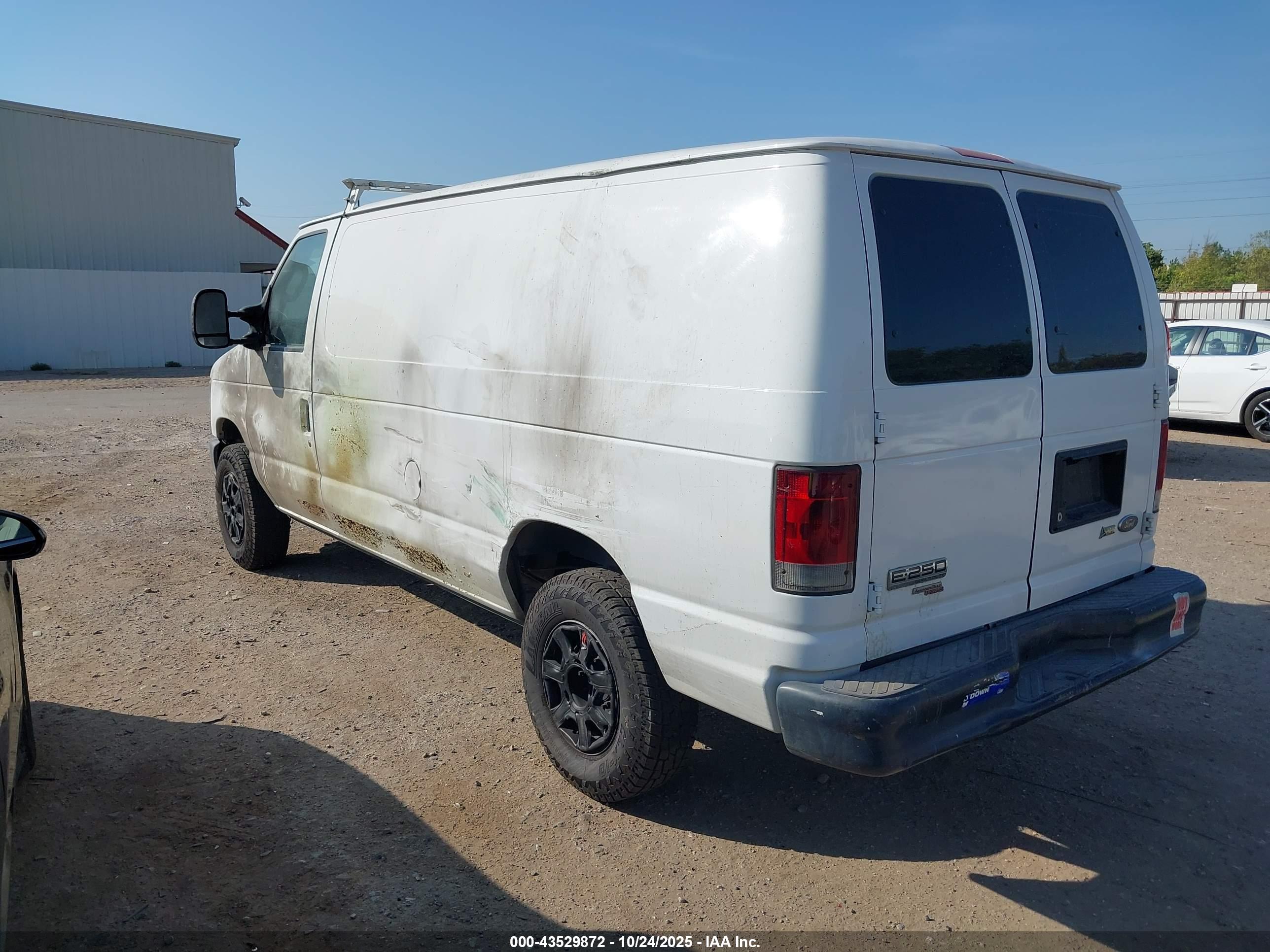 FORD E-250 image 3