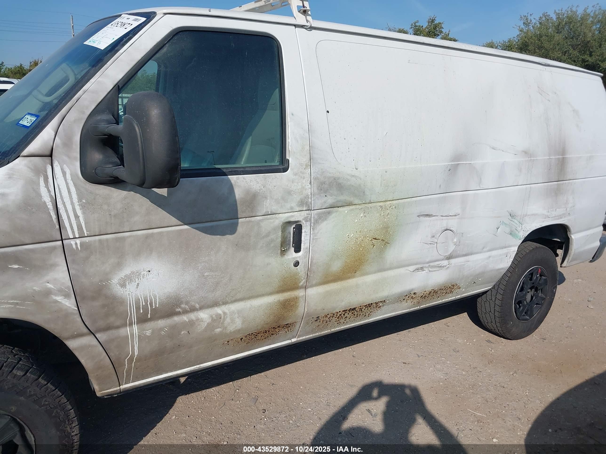 FORD E-250 image 6