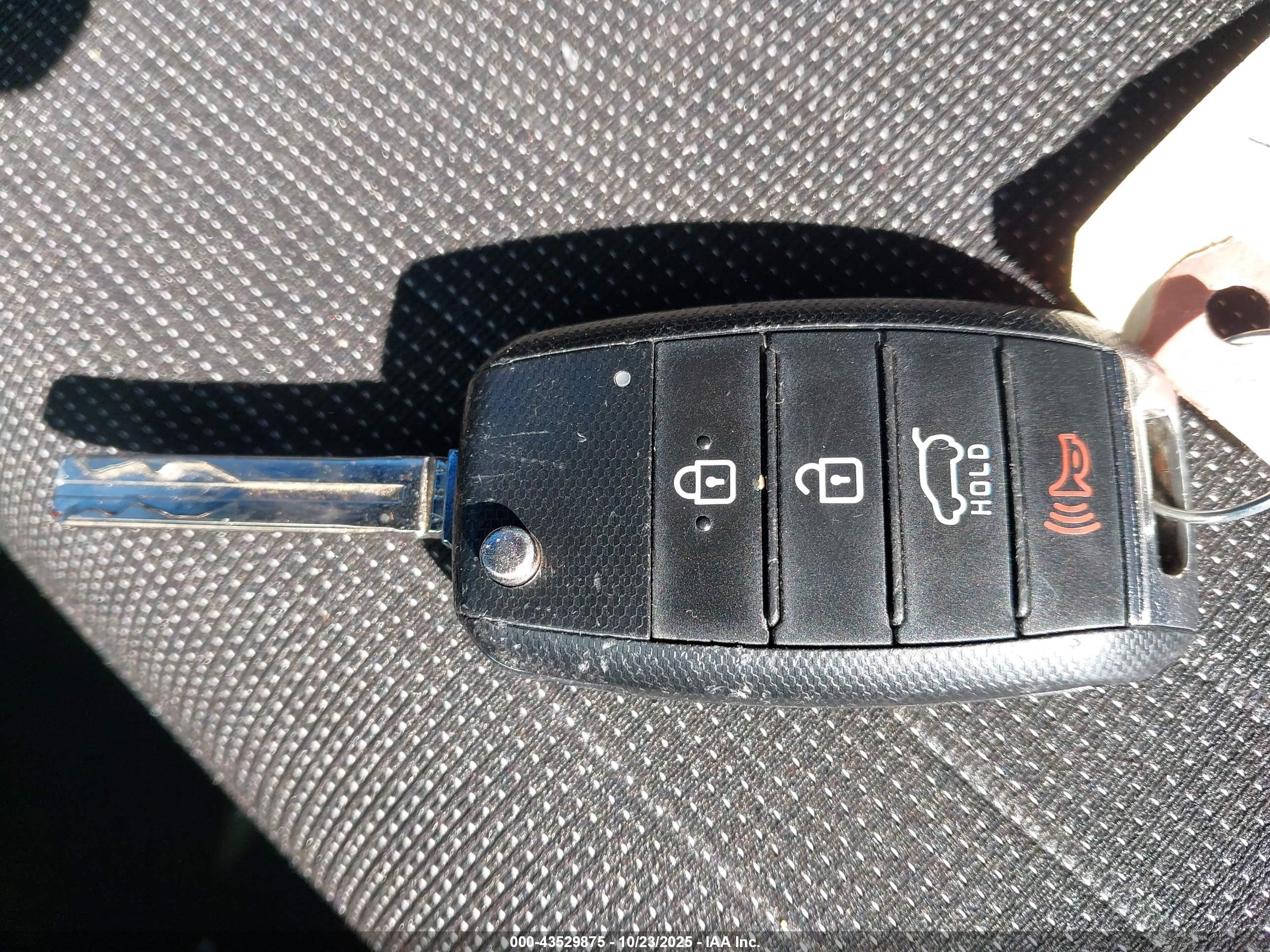 KIA SPORTAGE image 11