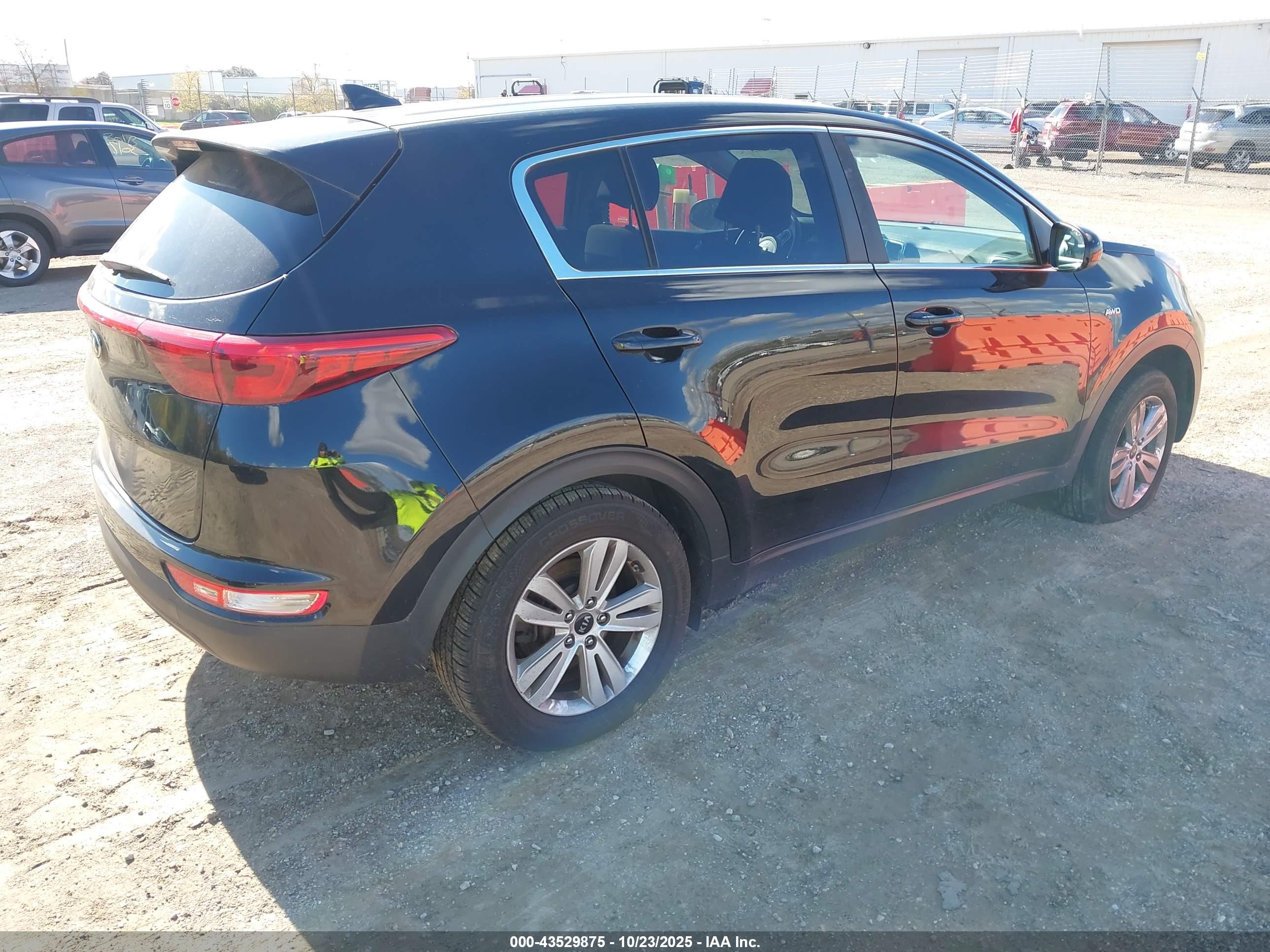 KIA SPORTAGE image 4
