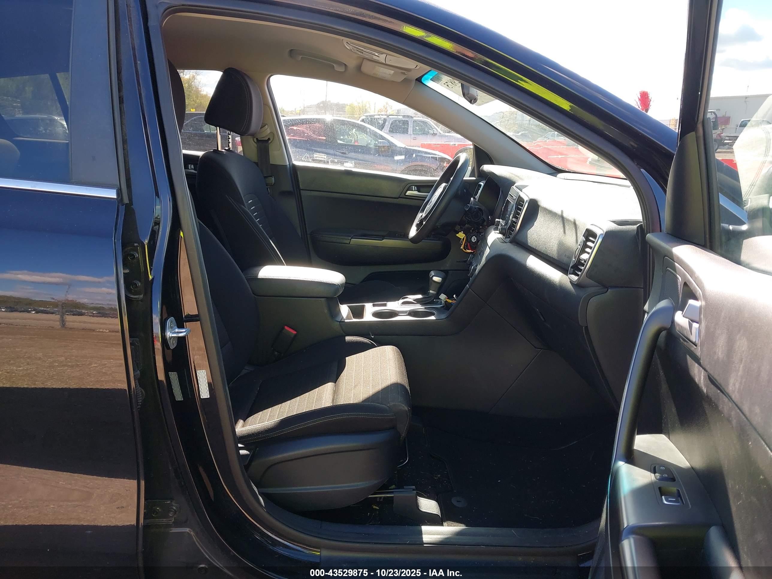KIA SPORTAGE image 5