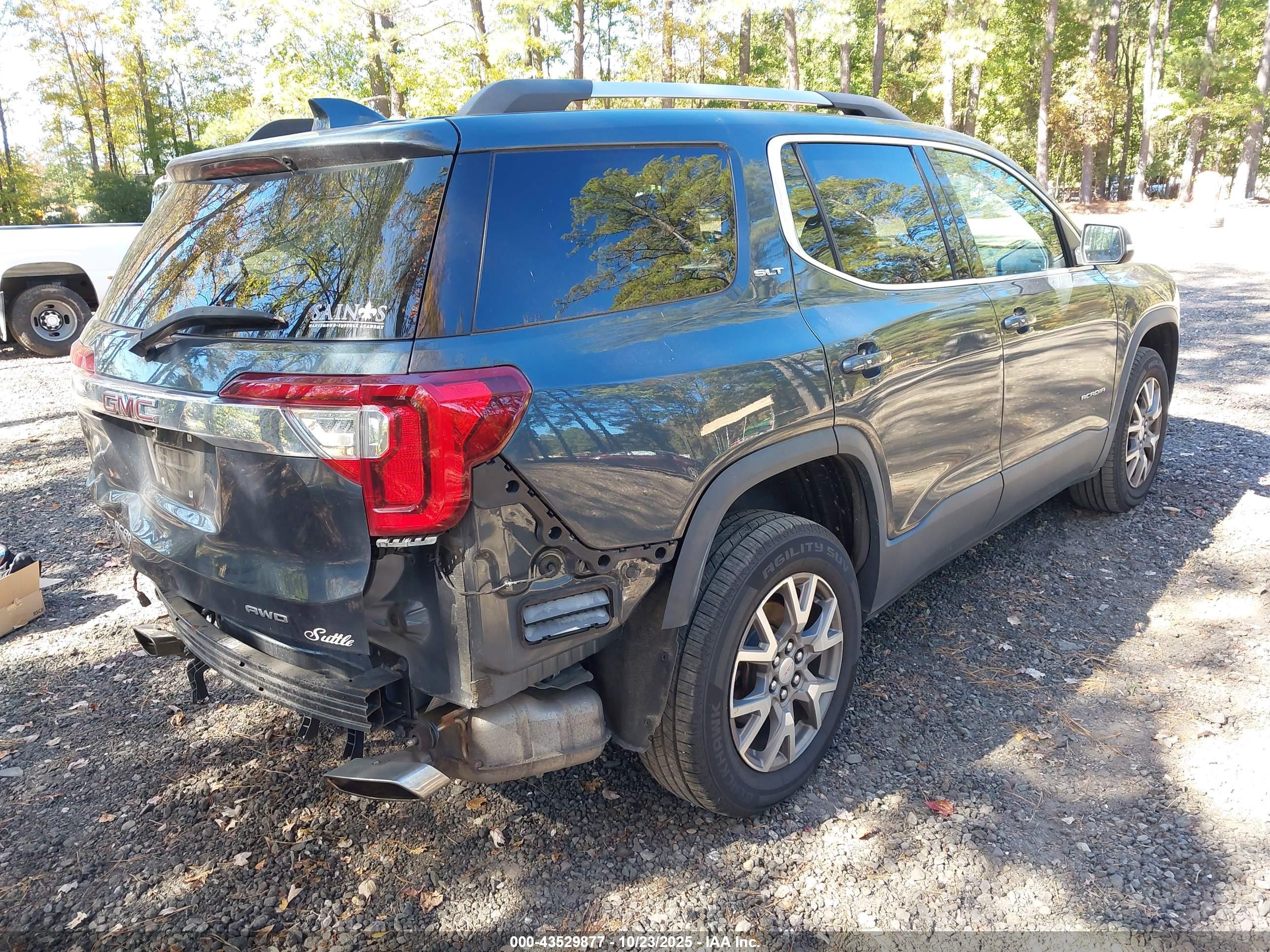 GMC ACADIA image 4