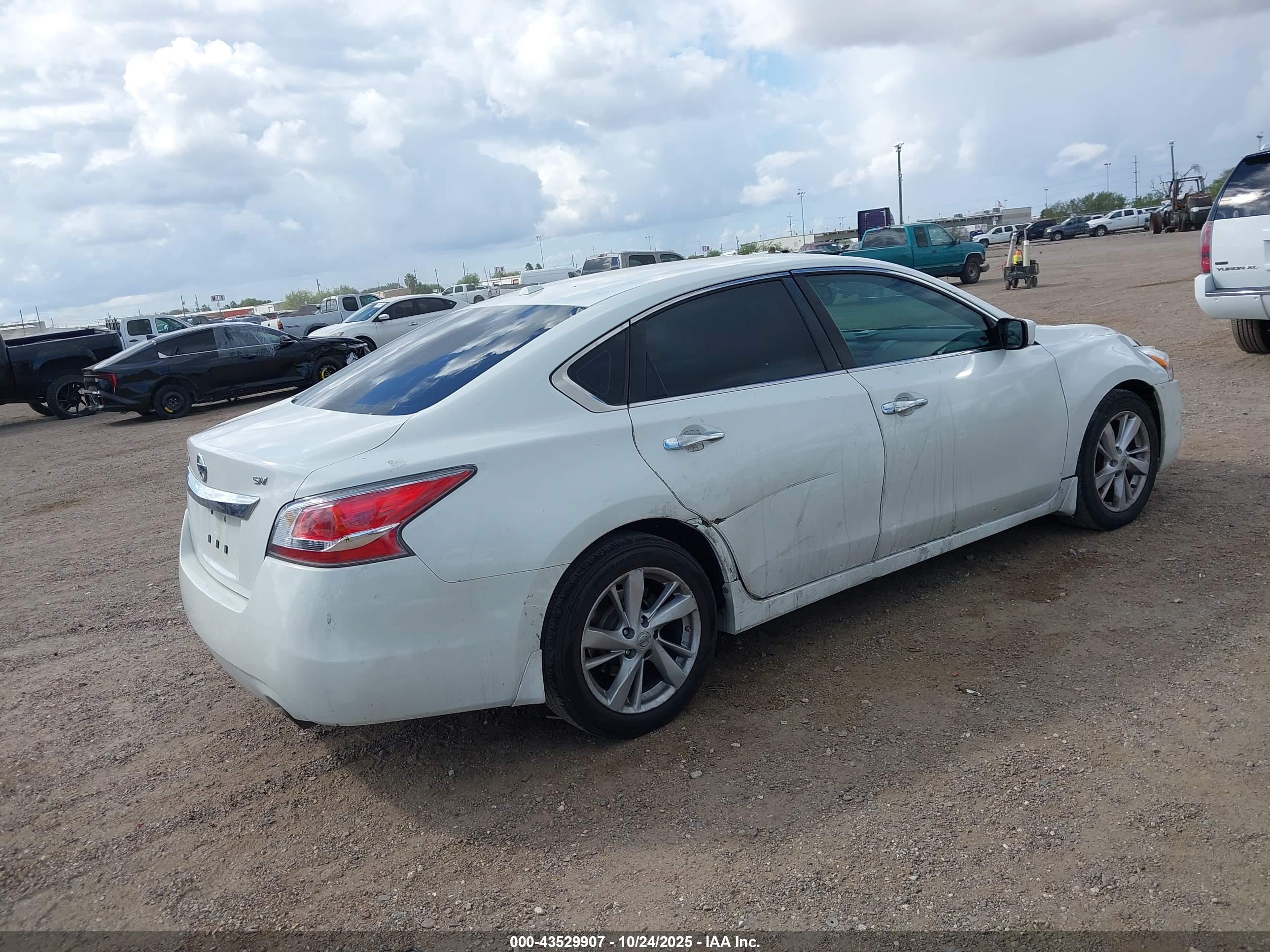 NISSAN ALTIMA image 4