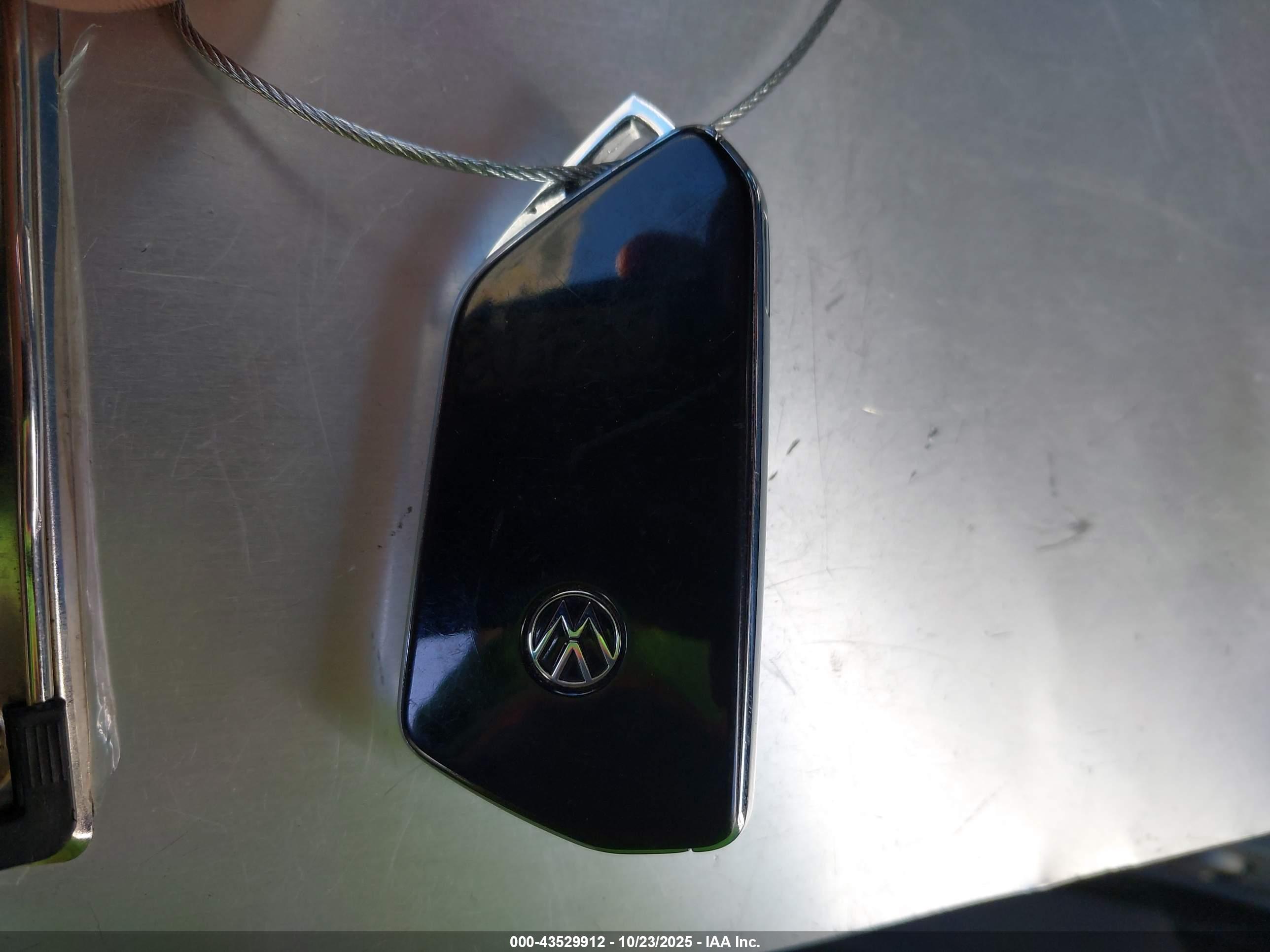 VOLKSWAGEN ID.4 image 11