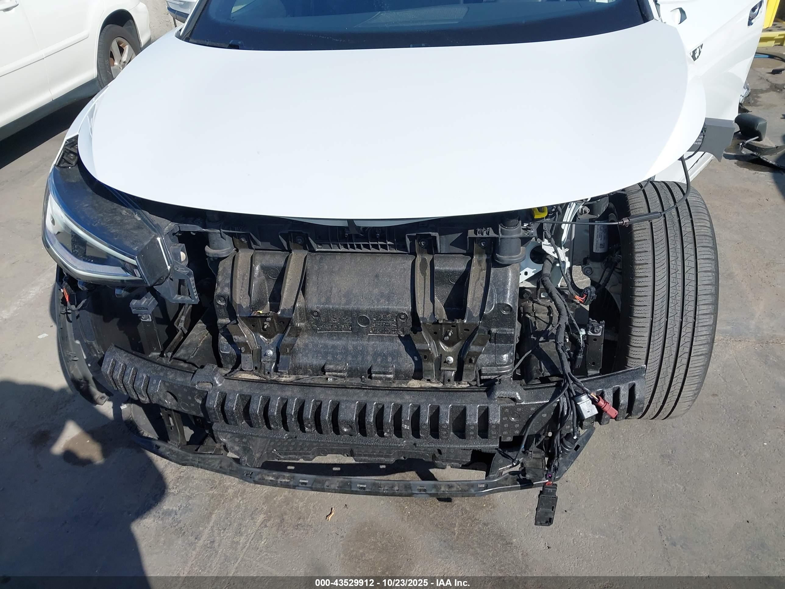 VOLKSWAGEN ID.4 image 6