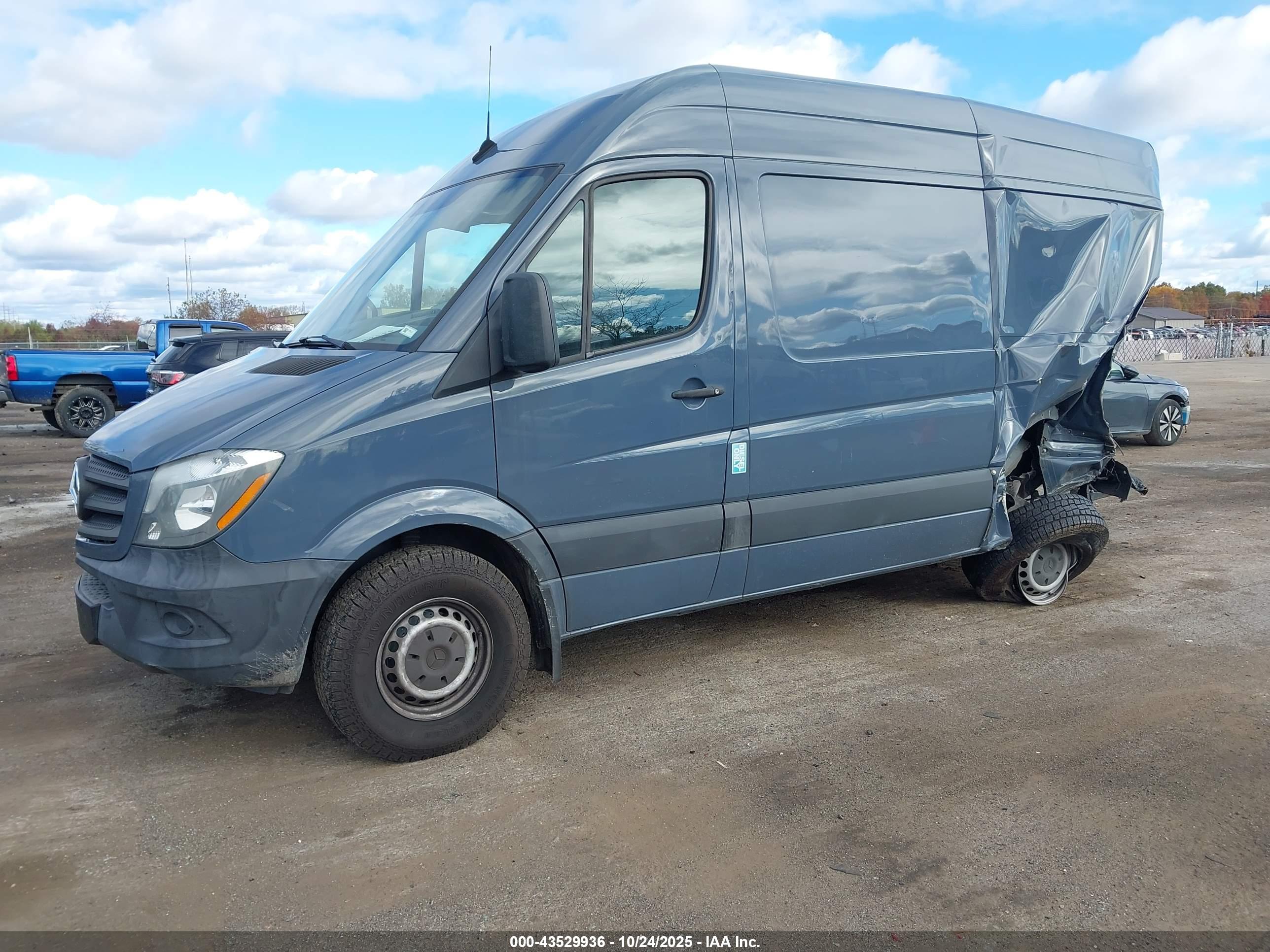 MERCEDES-BENZ SPRINTER image 2