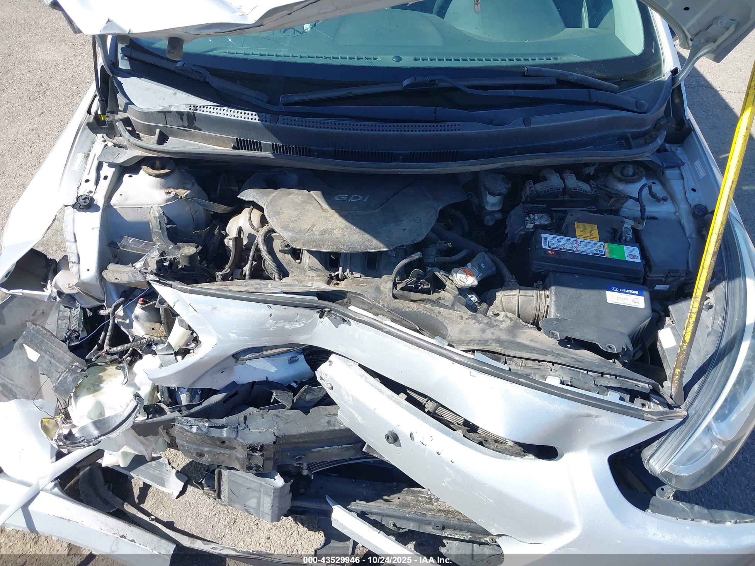 HYUNDAI ACCENT image 10