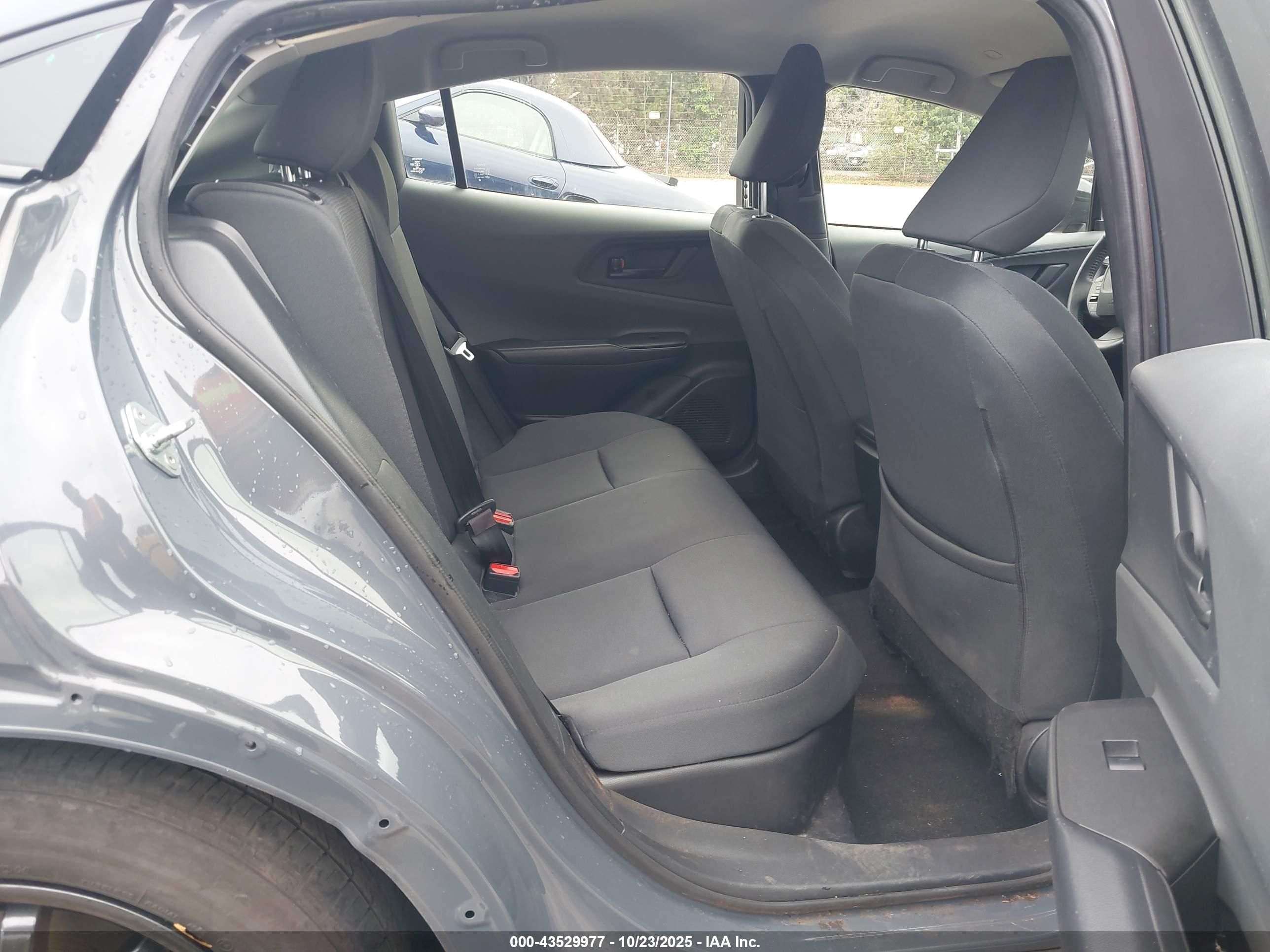 TOYOTA PRIUS image 8