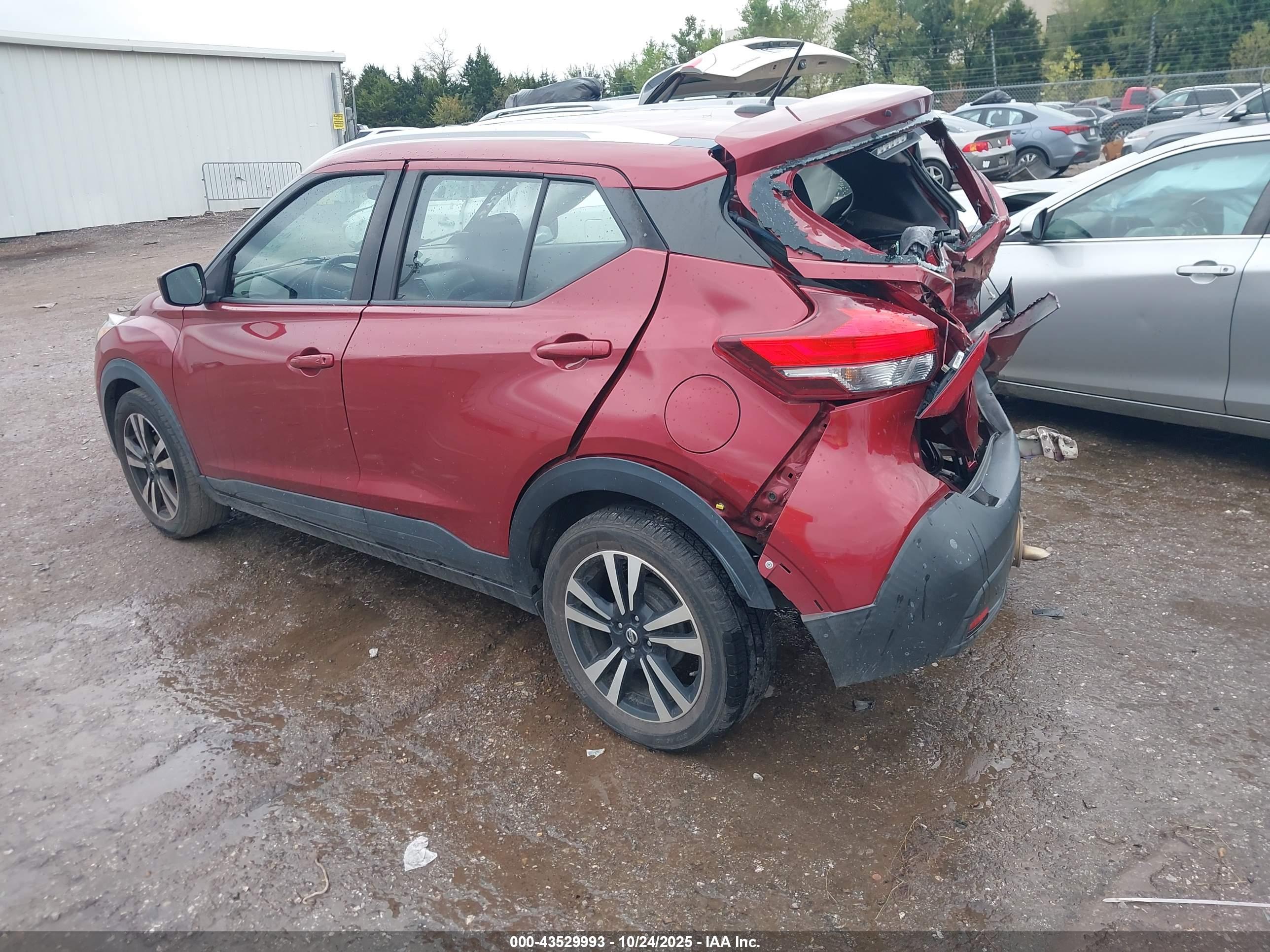 NISSAN KICKS image 3