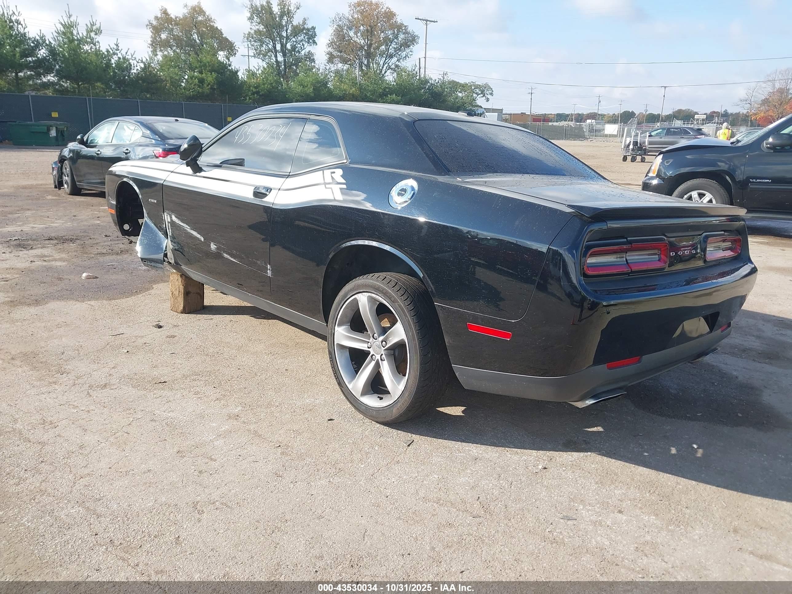DODGE CHALLENGER image 3