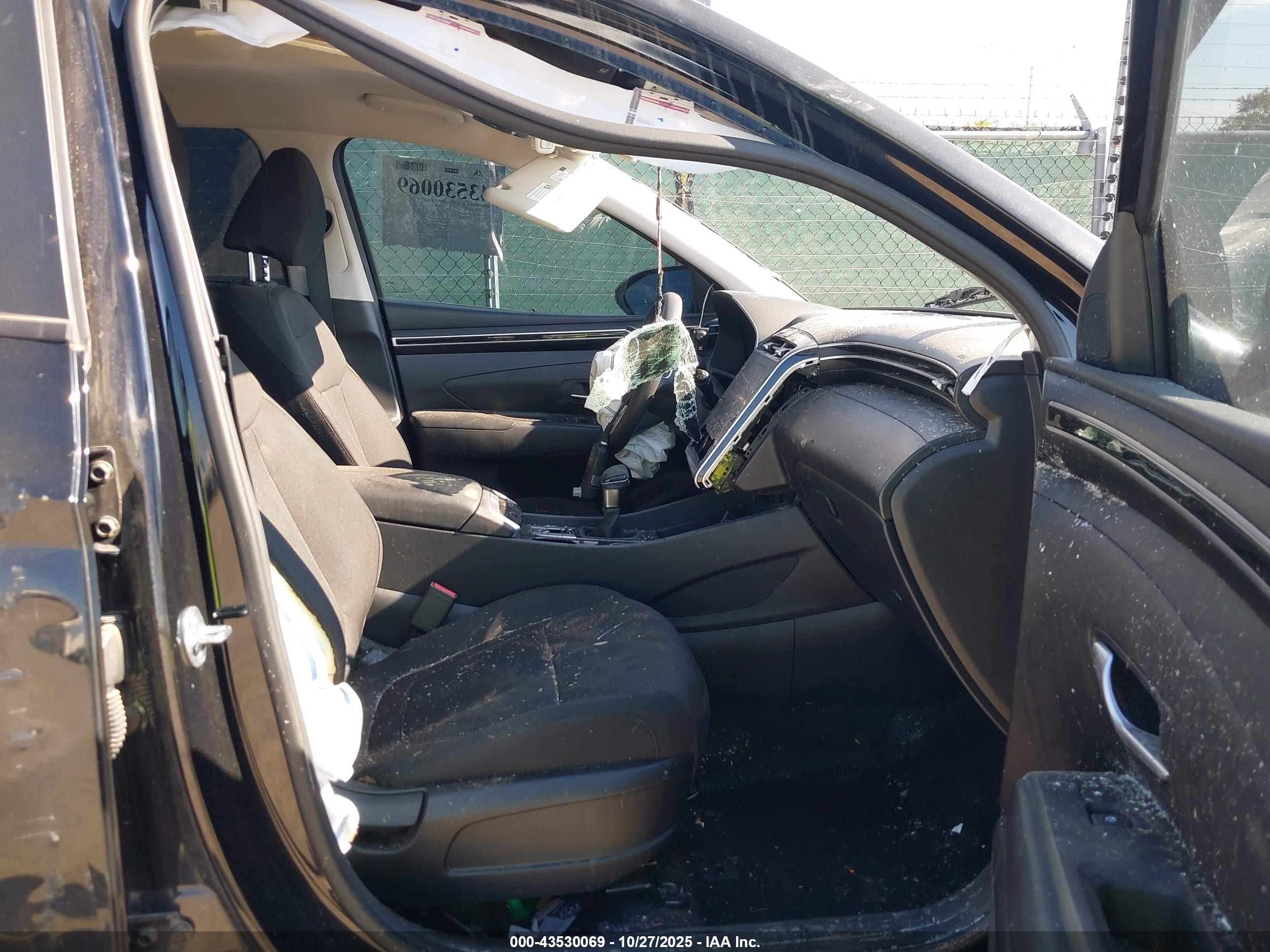 HYUNDAI TUCSON image 5