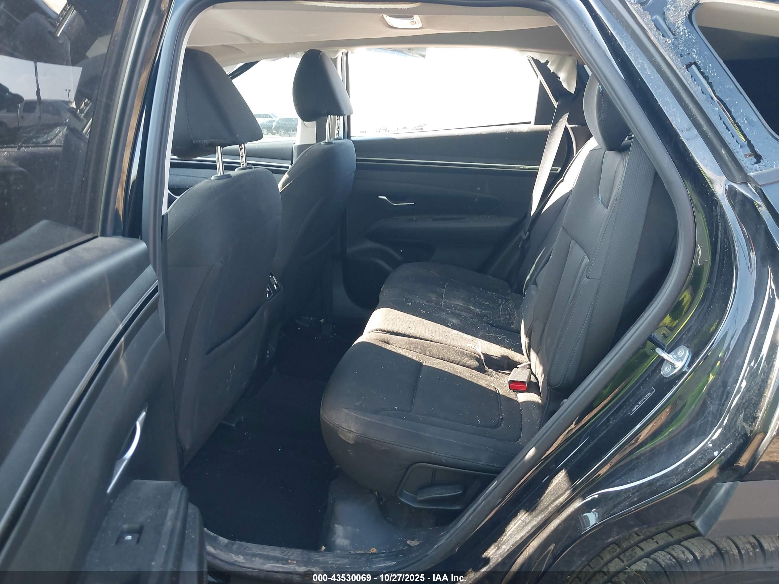 HYUNDAI TUCSON image 8