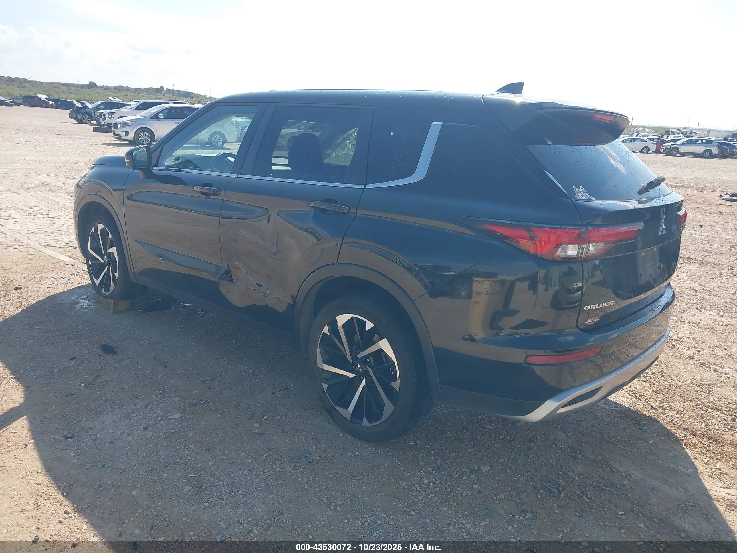 MITSUBISHI OUTLANDER image 3