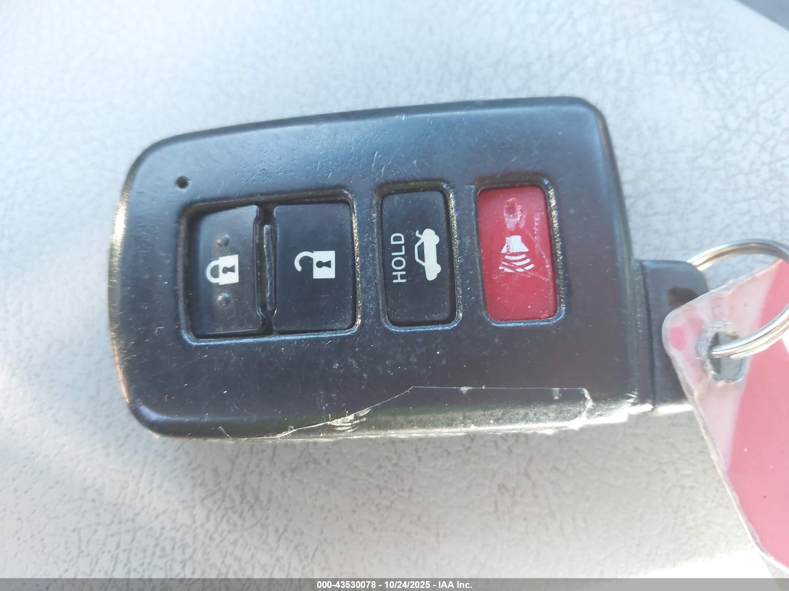 TOYOTA CAMRY image 11