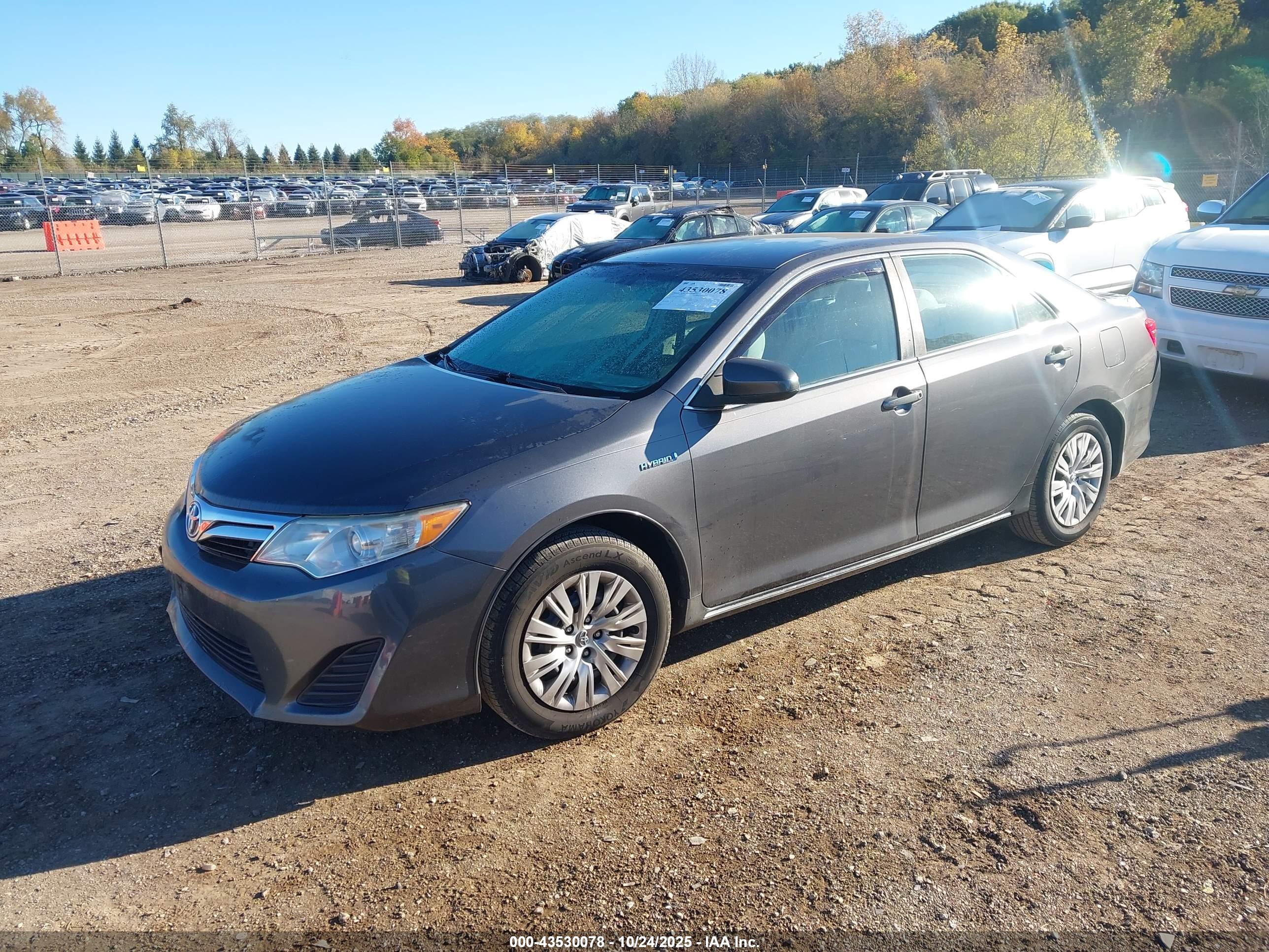 TOYOTA CAMRY image 2