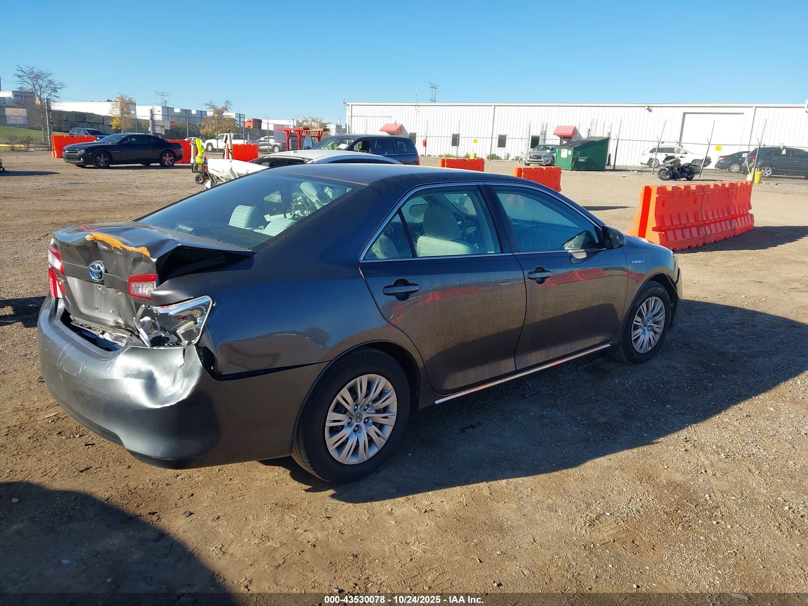 TOYOTA CAMRY image 4