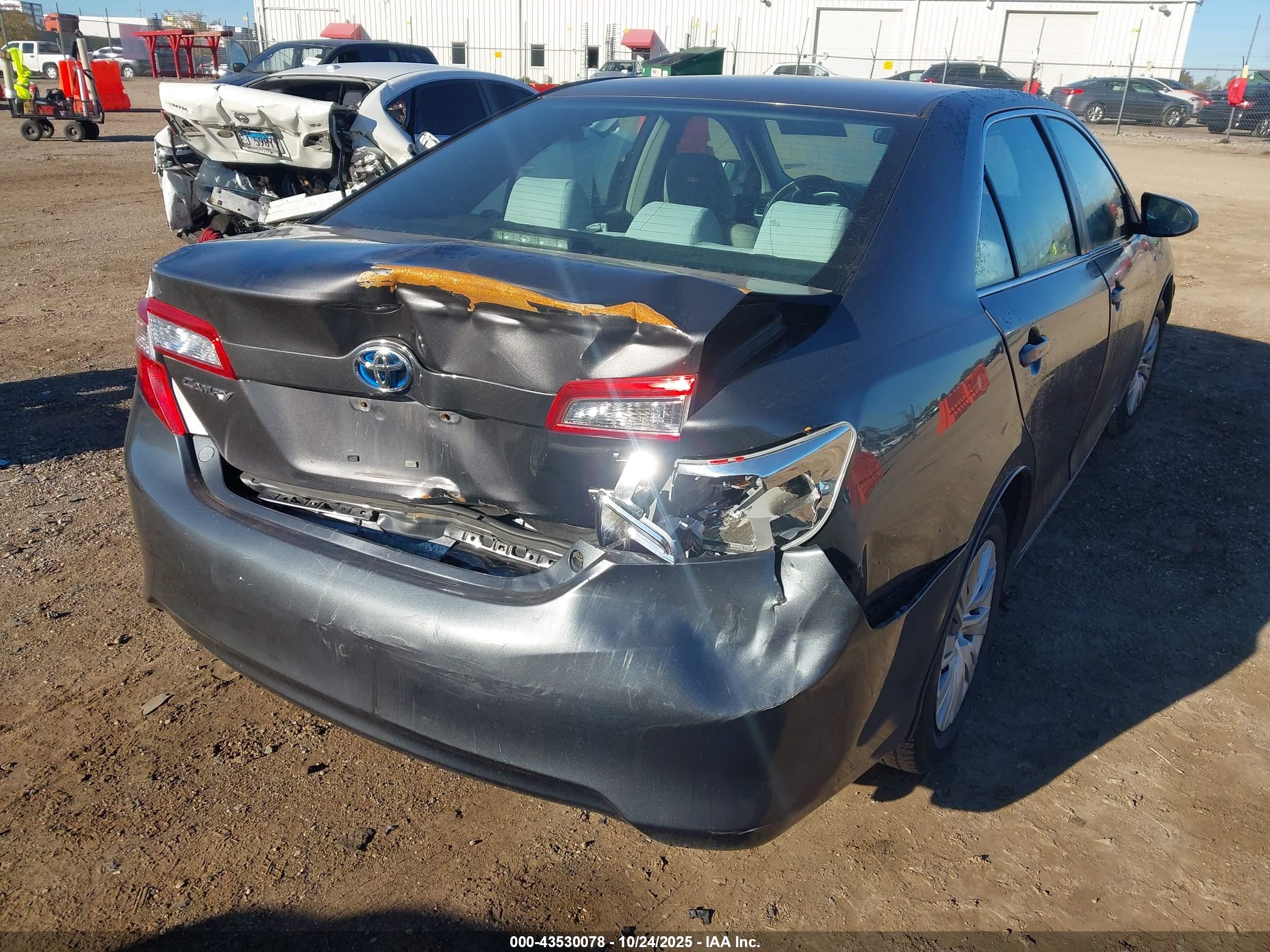 TOYOTA CAMRY image 6