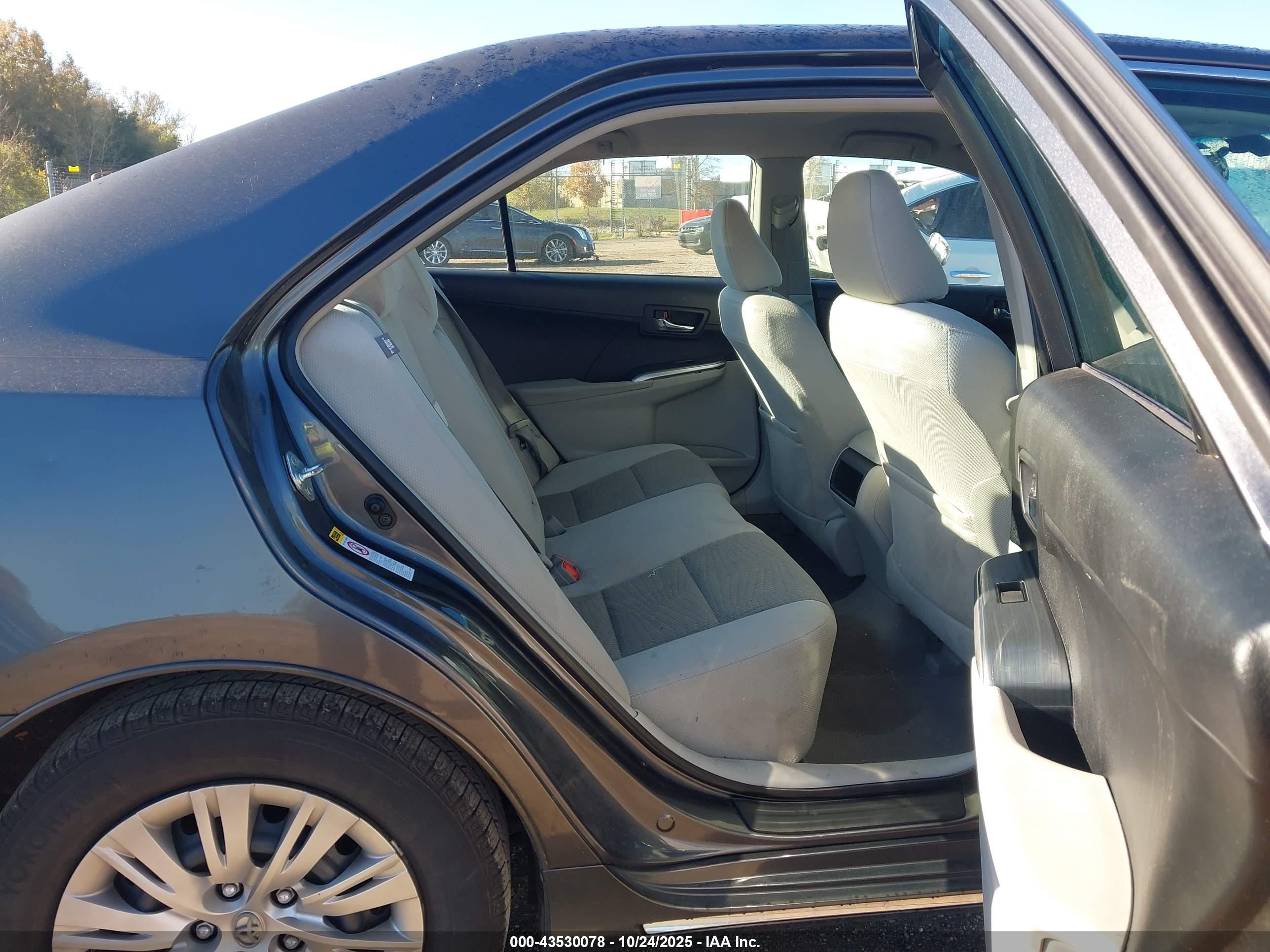 TOYOTA CAMRY image 8