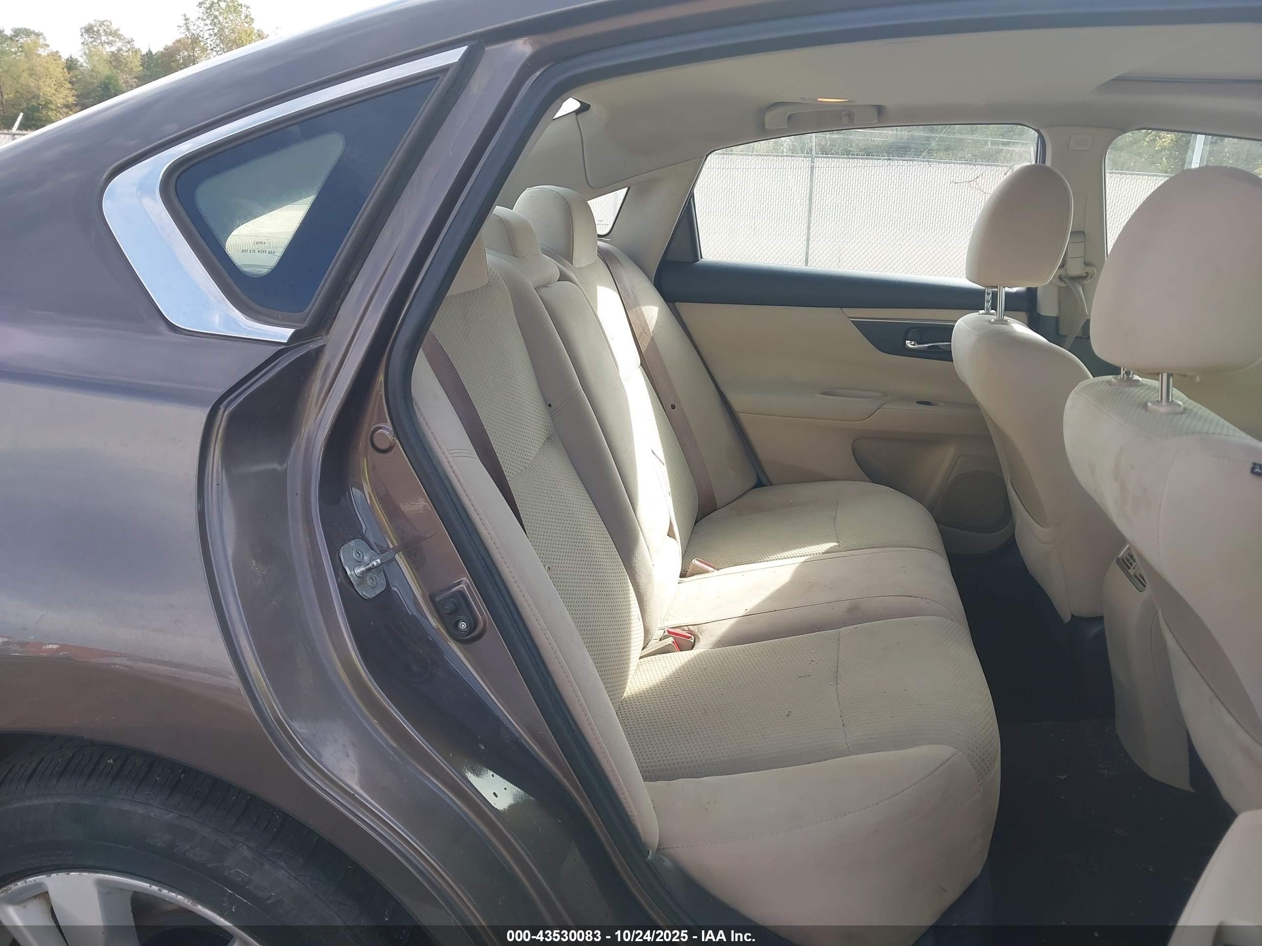 NISSAN ALTIMA image 8