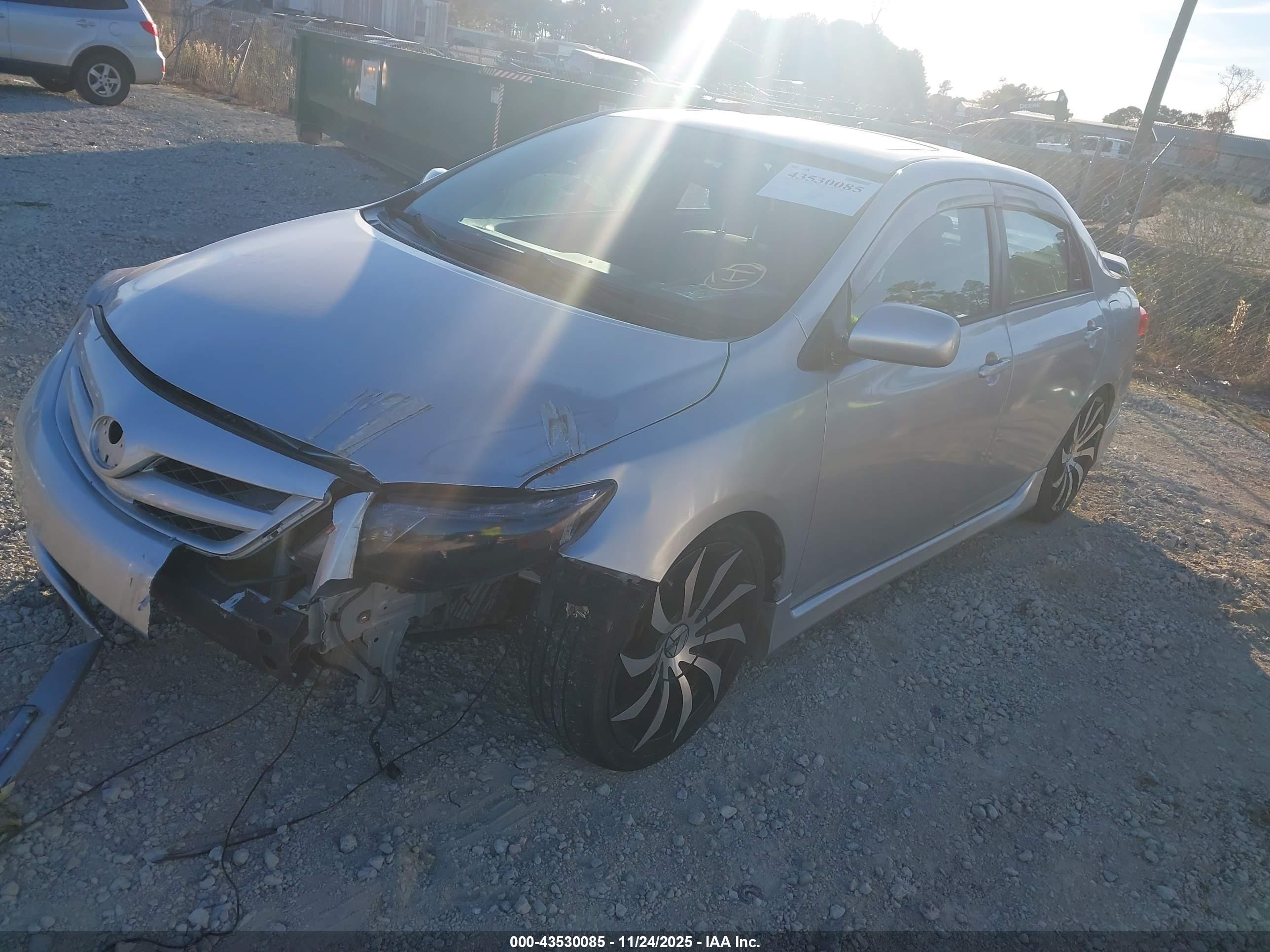 TOYOTA COROLLA image 2