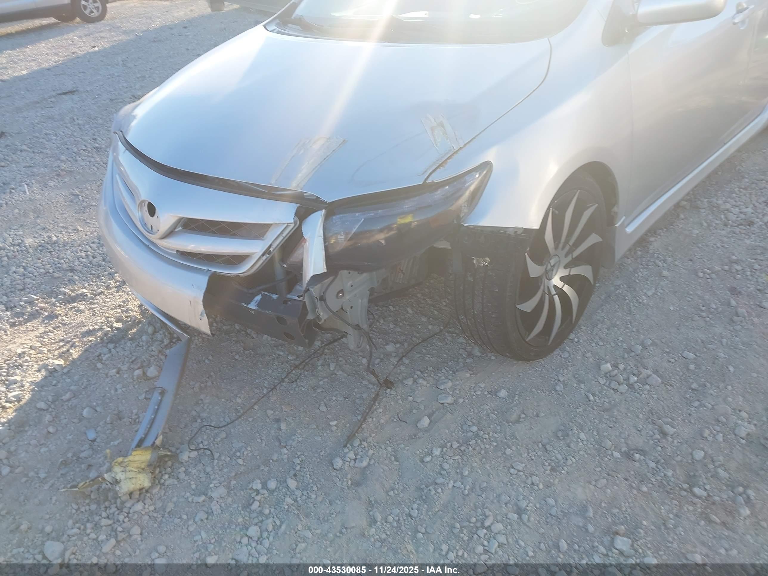 TOYOTA COROLLA image 6
