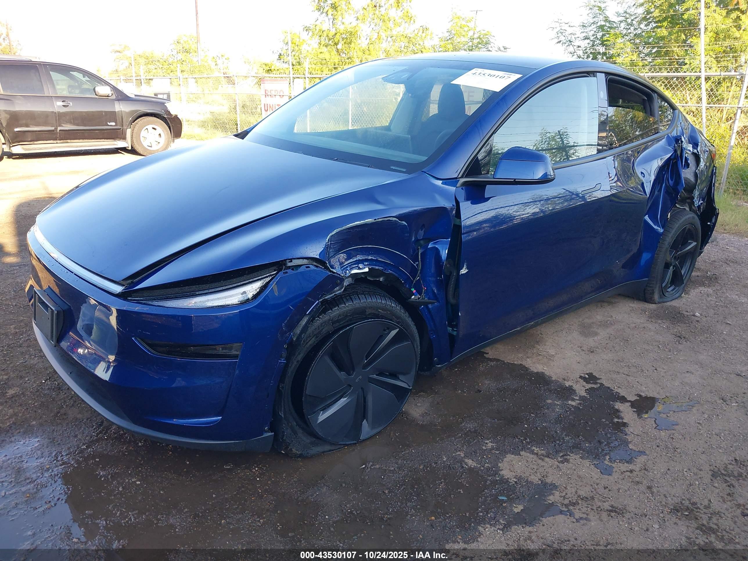 TESLA MODEL image 2