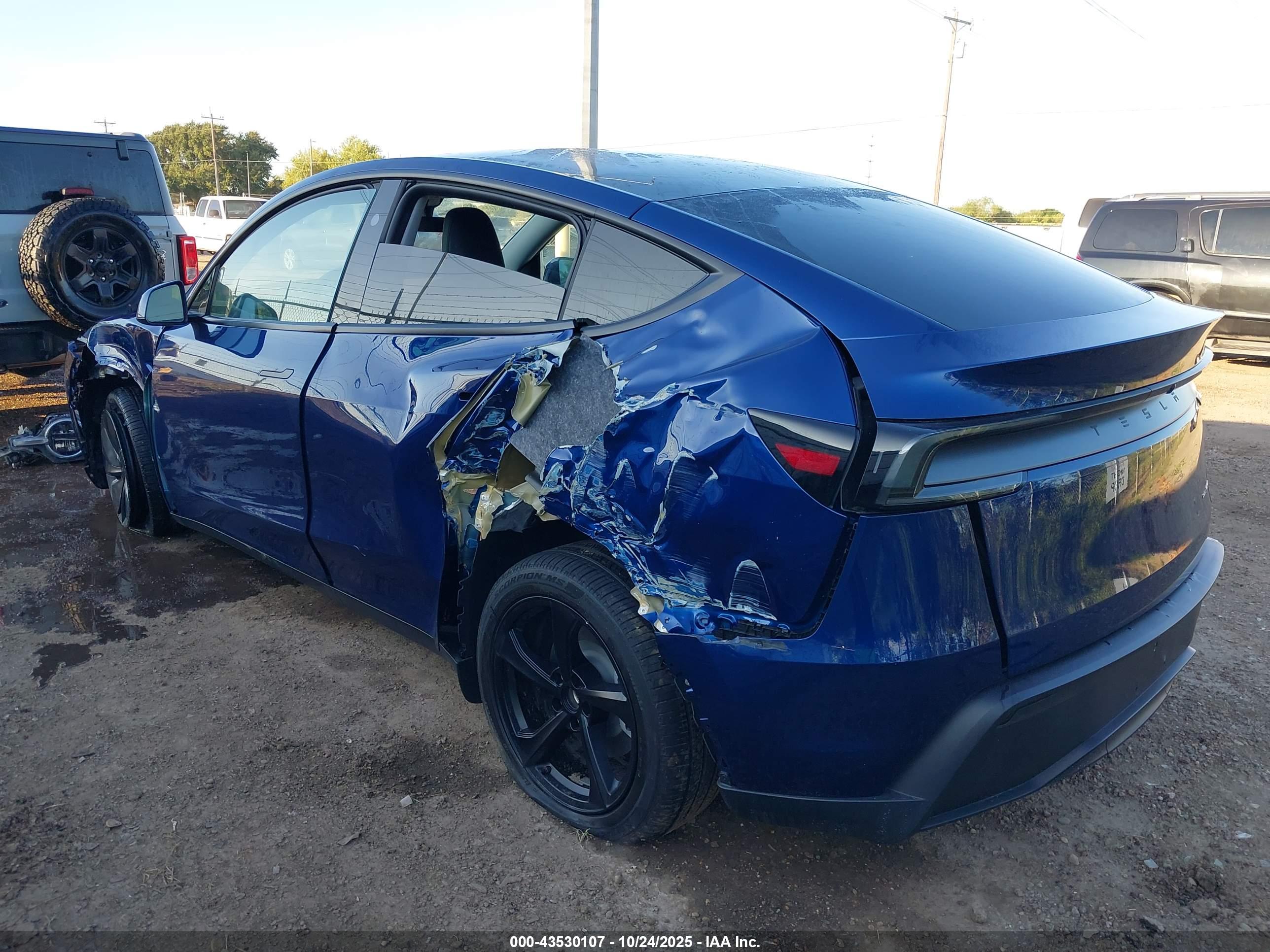 TESLA MODEL image 6