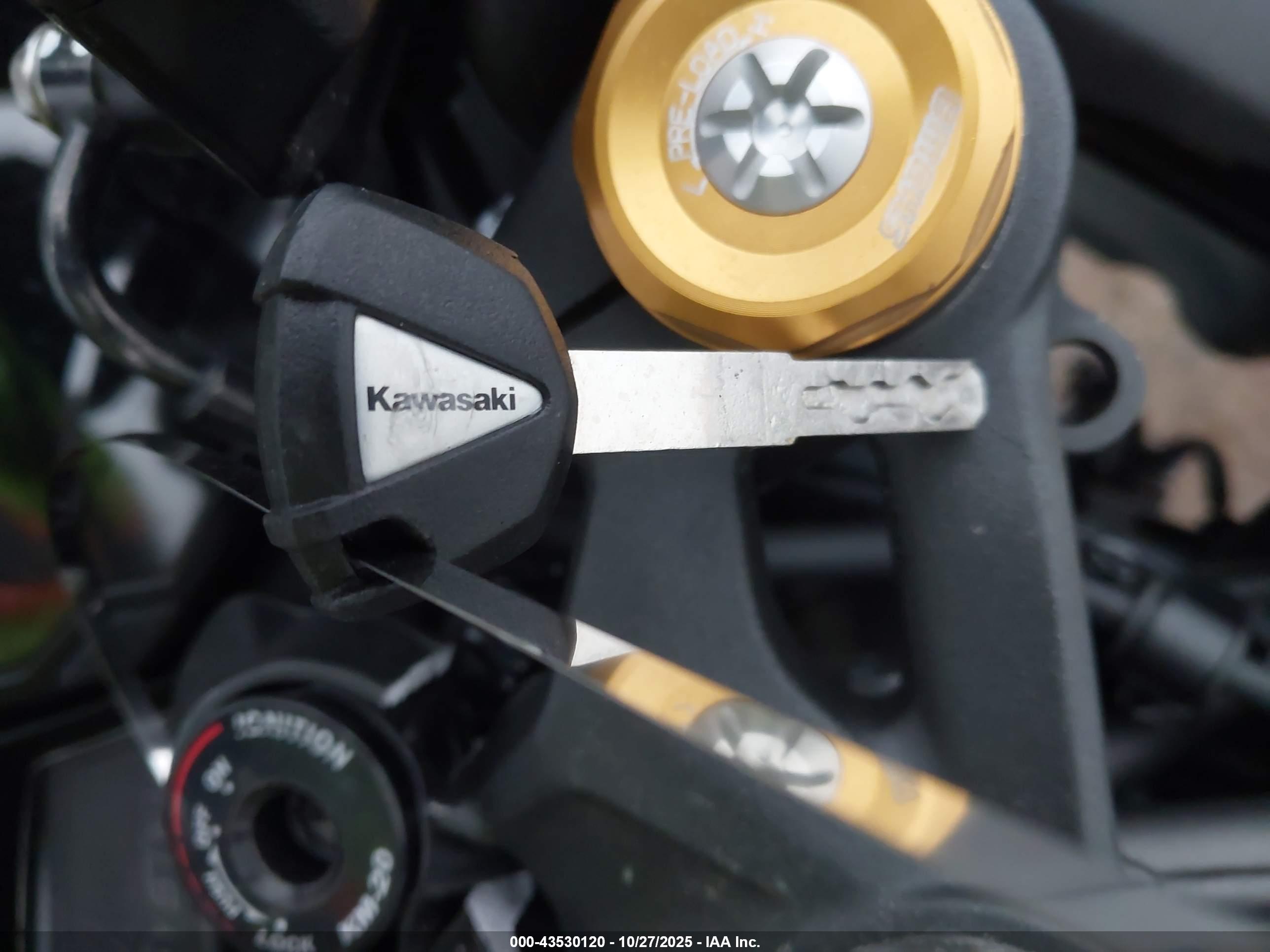 KAWASAKI ZX400 image 11