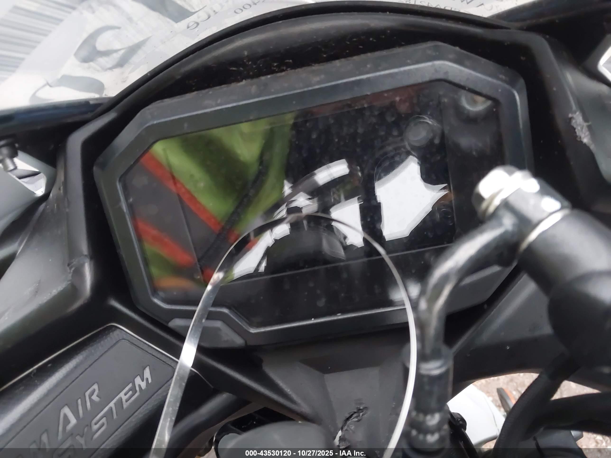 KAWASAKI ZX400 image 7