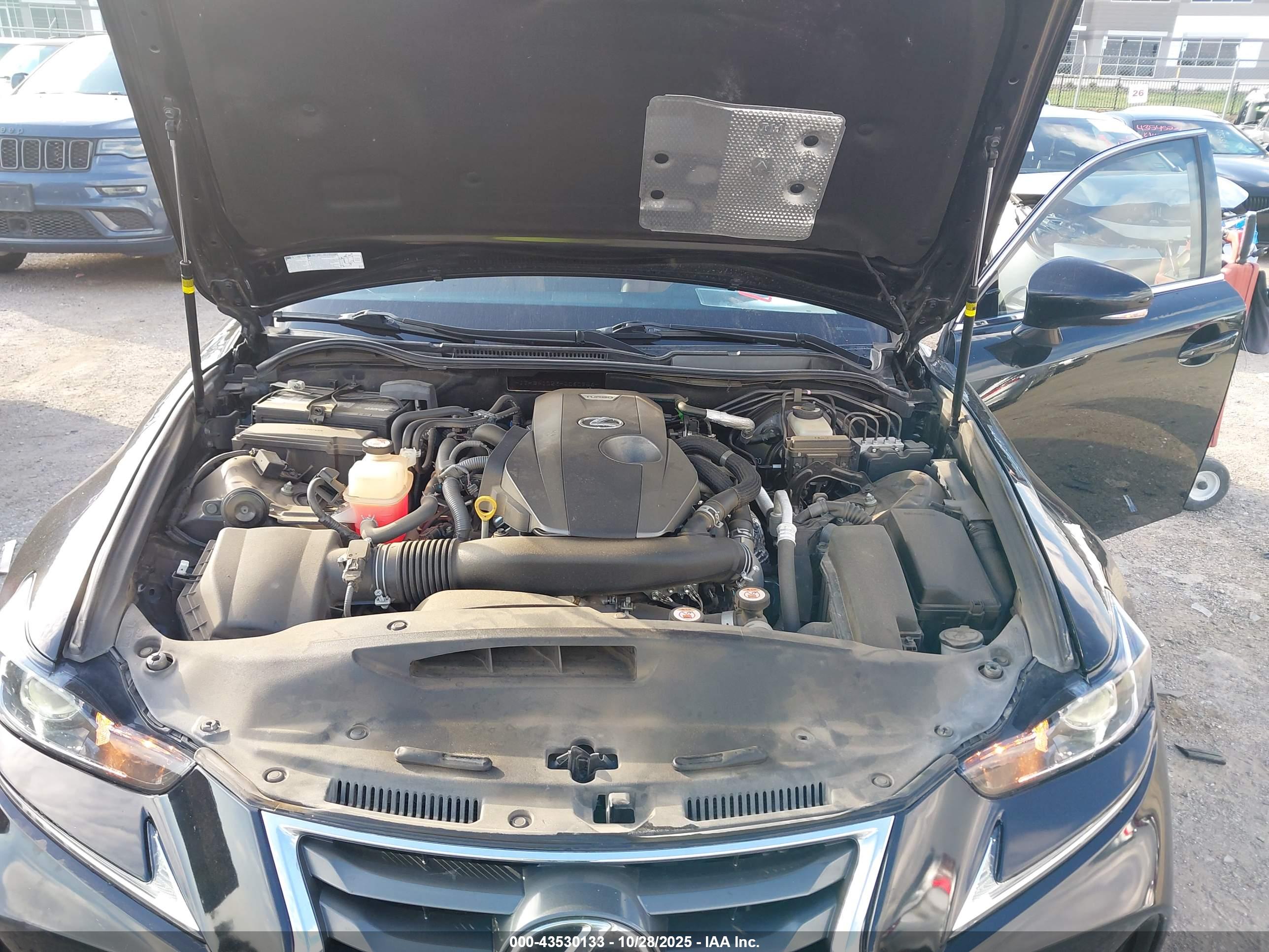 LEXUS IS image 10