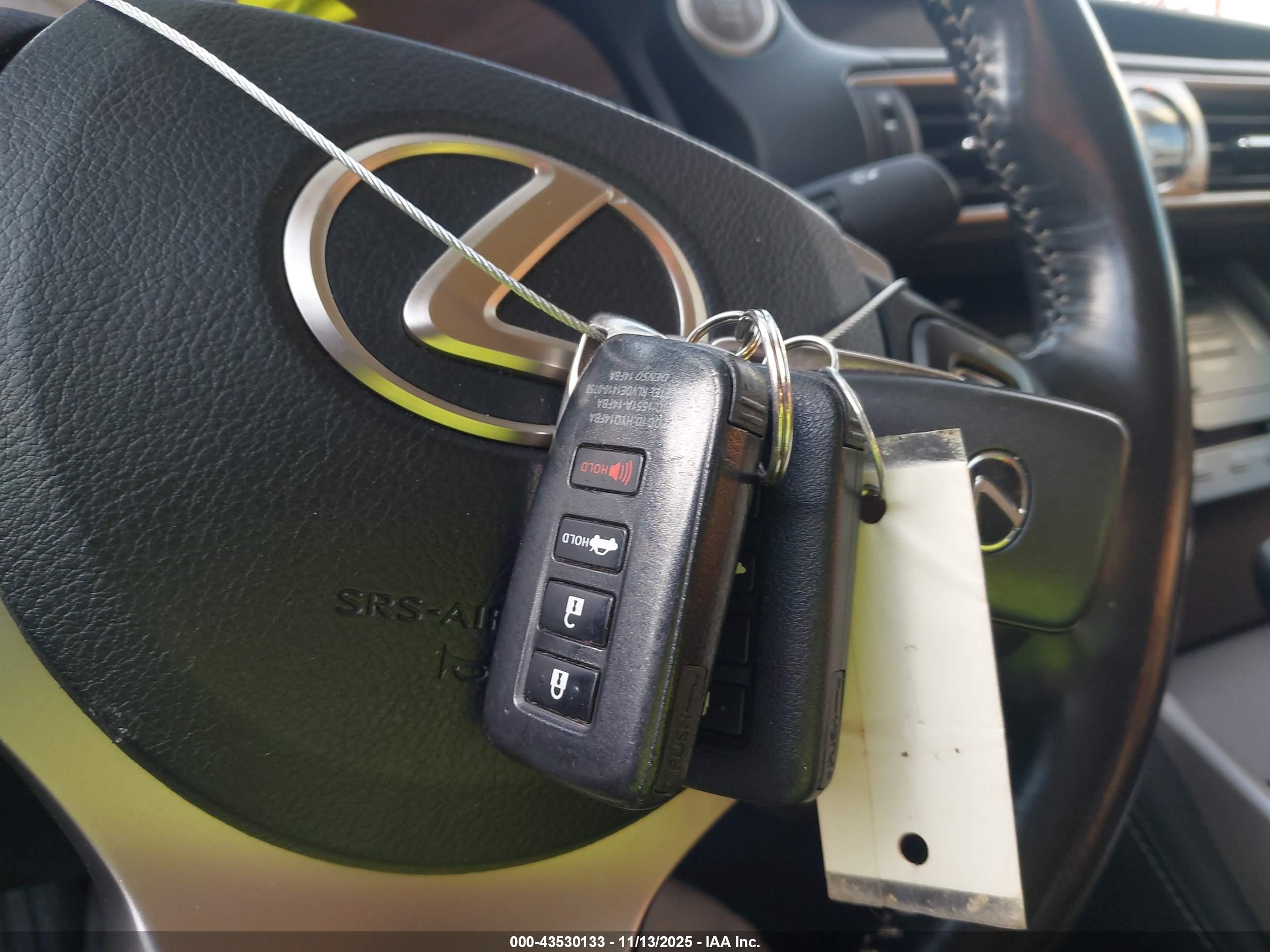 LEXUS IS image 11
