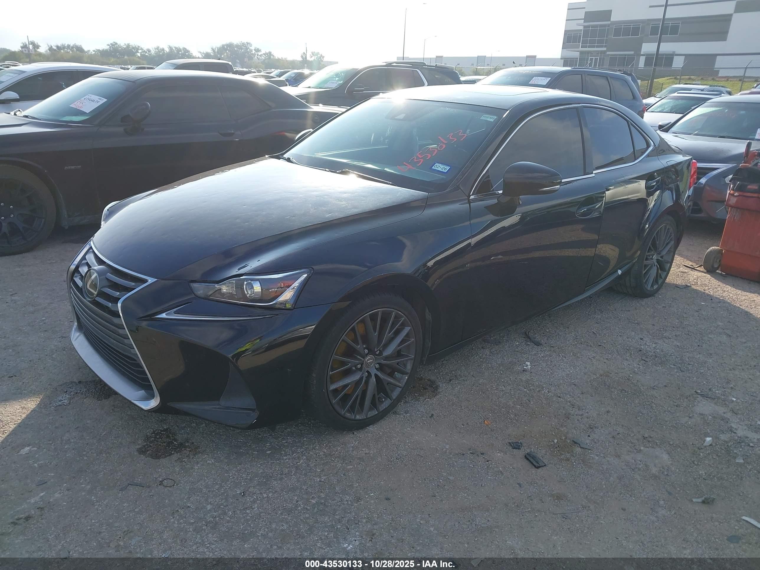 LEXUS IS image 2