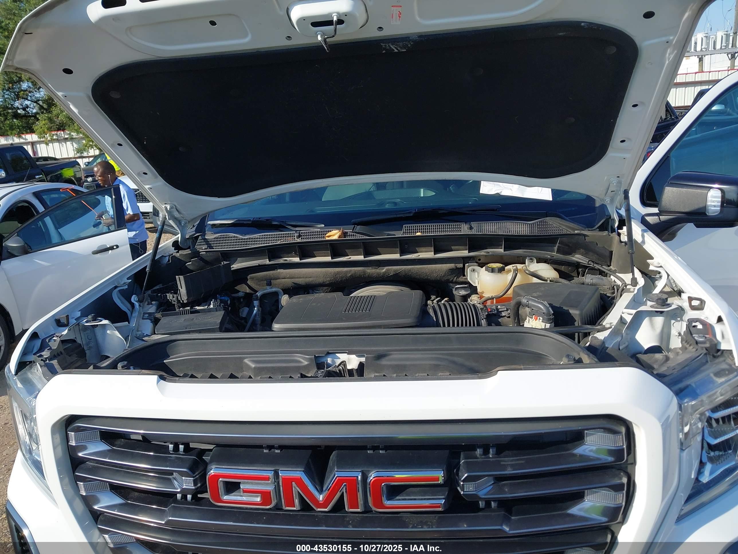 GMC SIERRA image 10